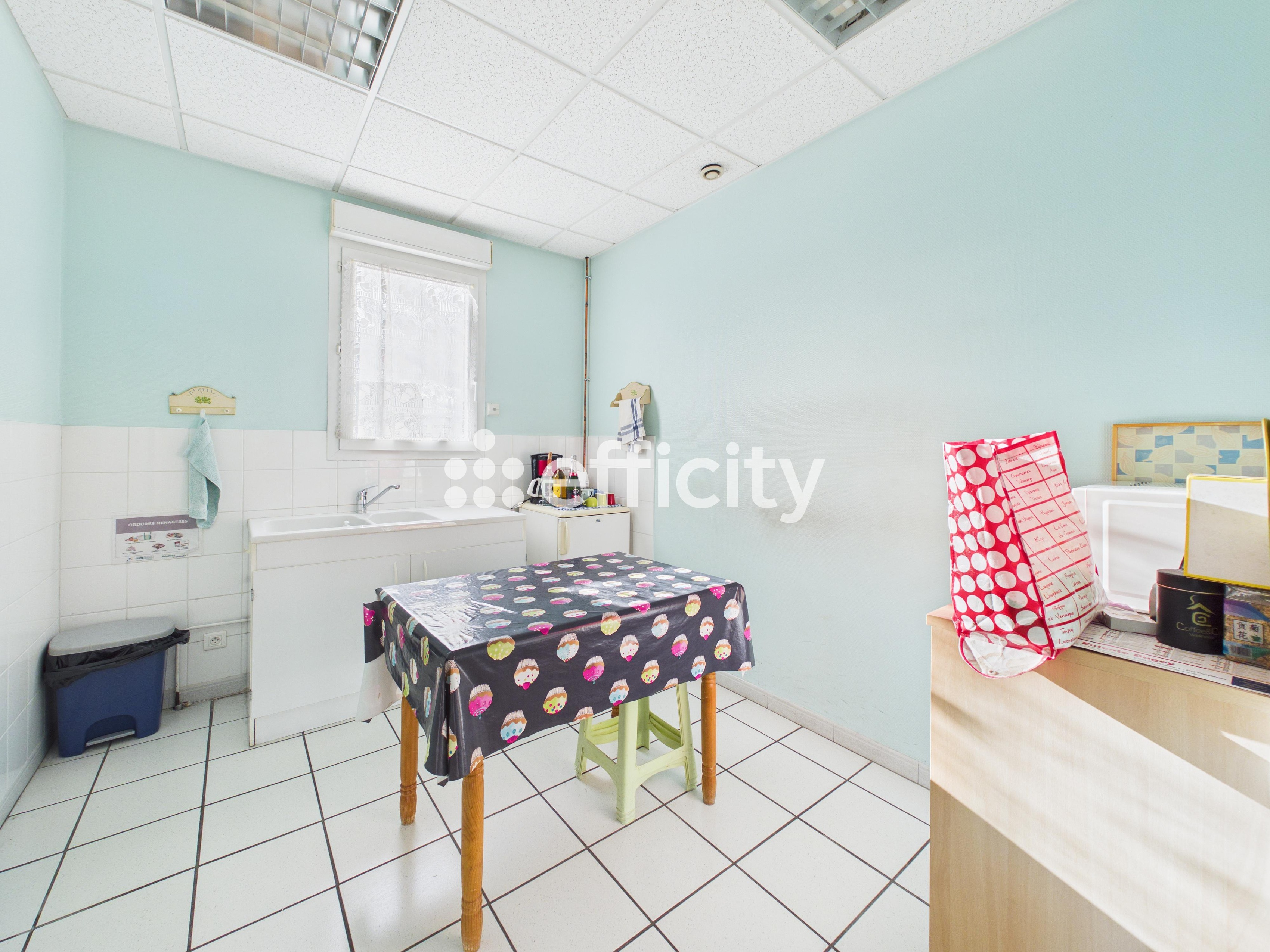 Achat immobilier Local commercial   200m2 à Saint-Denis-lès-Bourg (01000) - Photo n°10