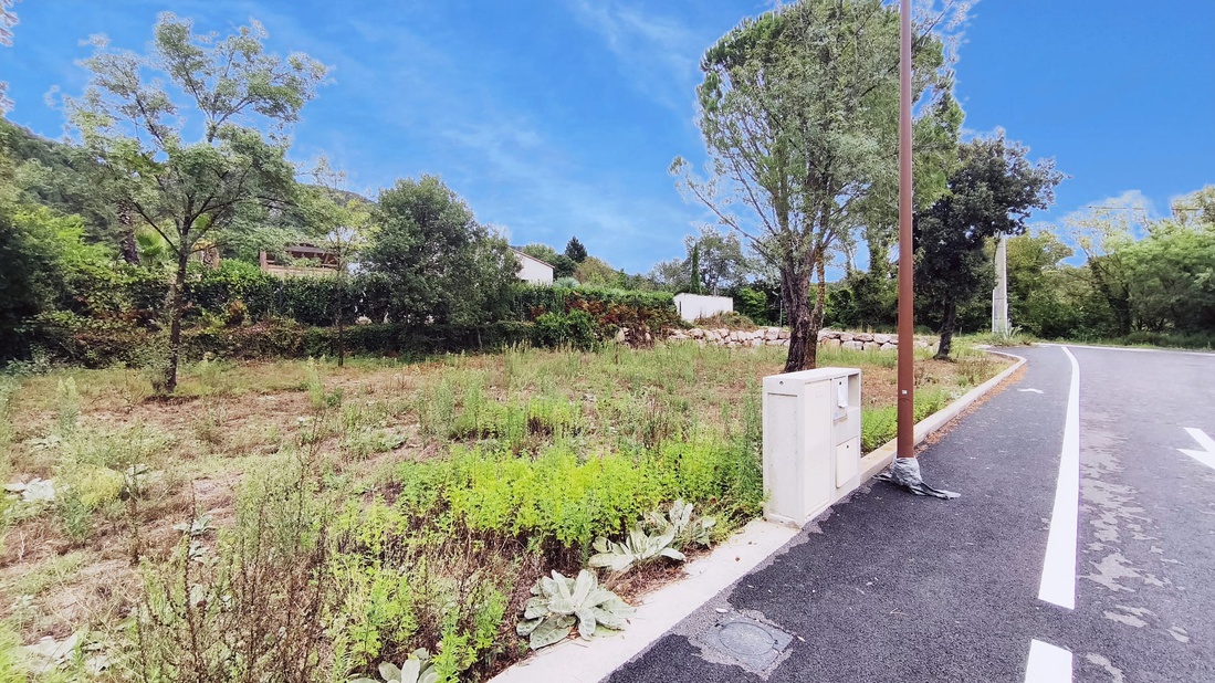 terrain  - 579m2 à Colombières-sur-Orb (34390)