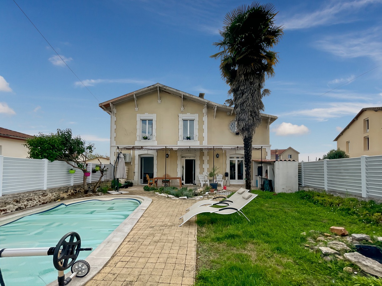 Achat immobilier Maison 7 pièces  180m2 à Saint-Médard-de-Mussidan (24400) - Photo n°1