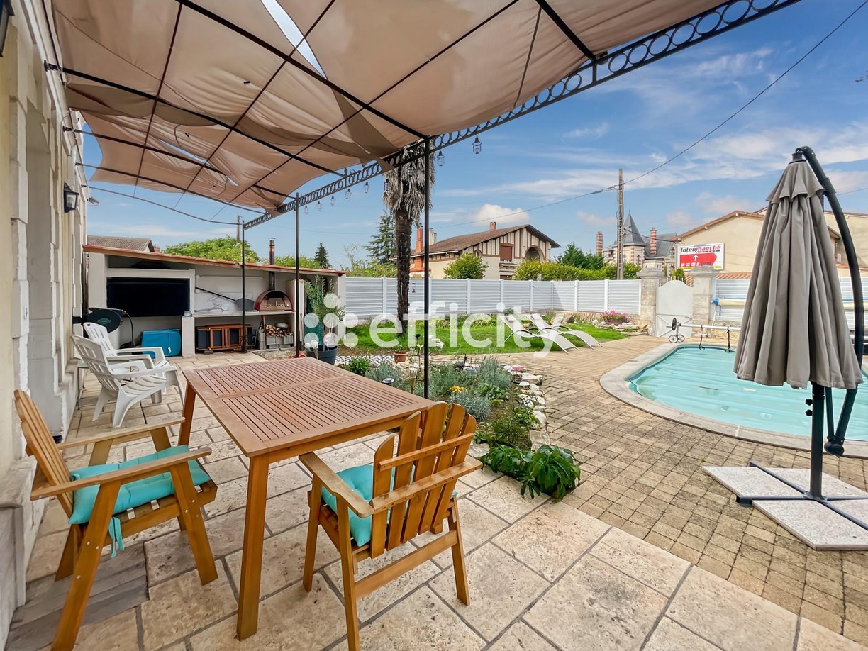 Achat immobilier Maison 7 pièces  180m2 à Saint-Médard-de-Mussidan (24400) - Photo n°1