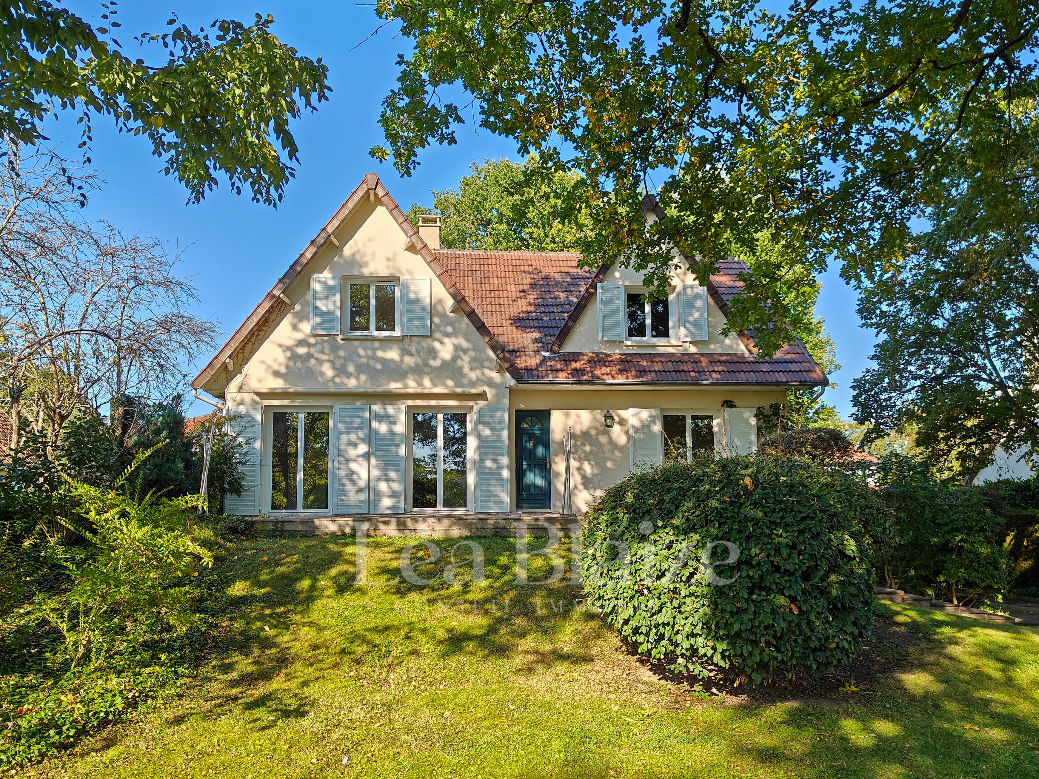 Achat immobilier Maison 8 pièces  195m2 à Saint-Nom-la-Bretèche (78860) - Photo n°1