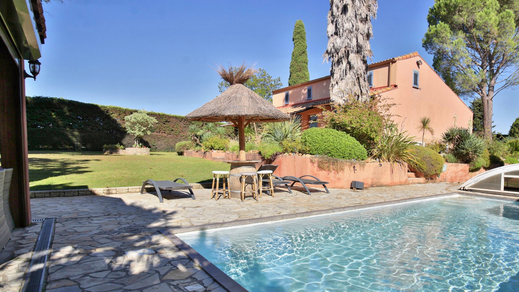 Achat immobilier Maison 7 pièces  220m2 à Générac (30510) - Photo n°1