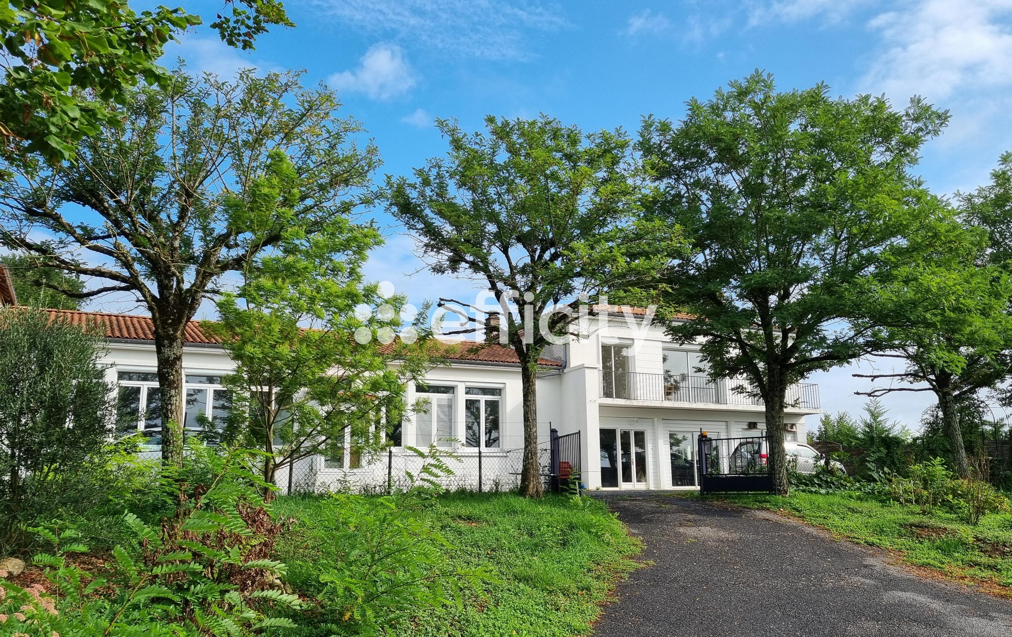 maison 8 pièces - 205,0m2 à Civray (86400)