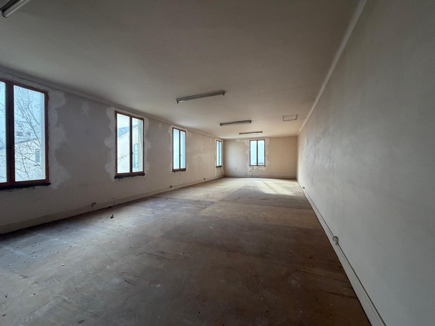 immeuble  - 140m2 à Les Mureaux (78130)