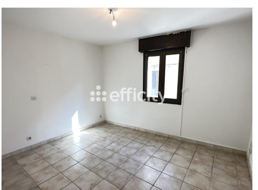Achat immobilier Immeuble 8 pièces  187m2 à Pont-Saint-Esprit (30130) - Photo n°7