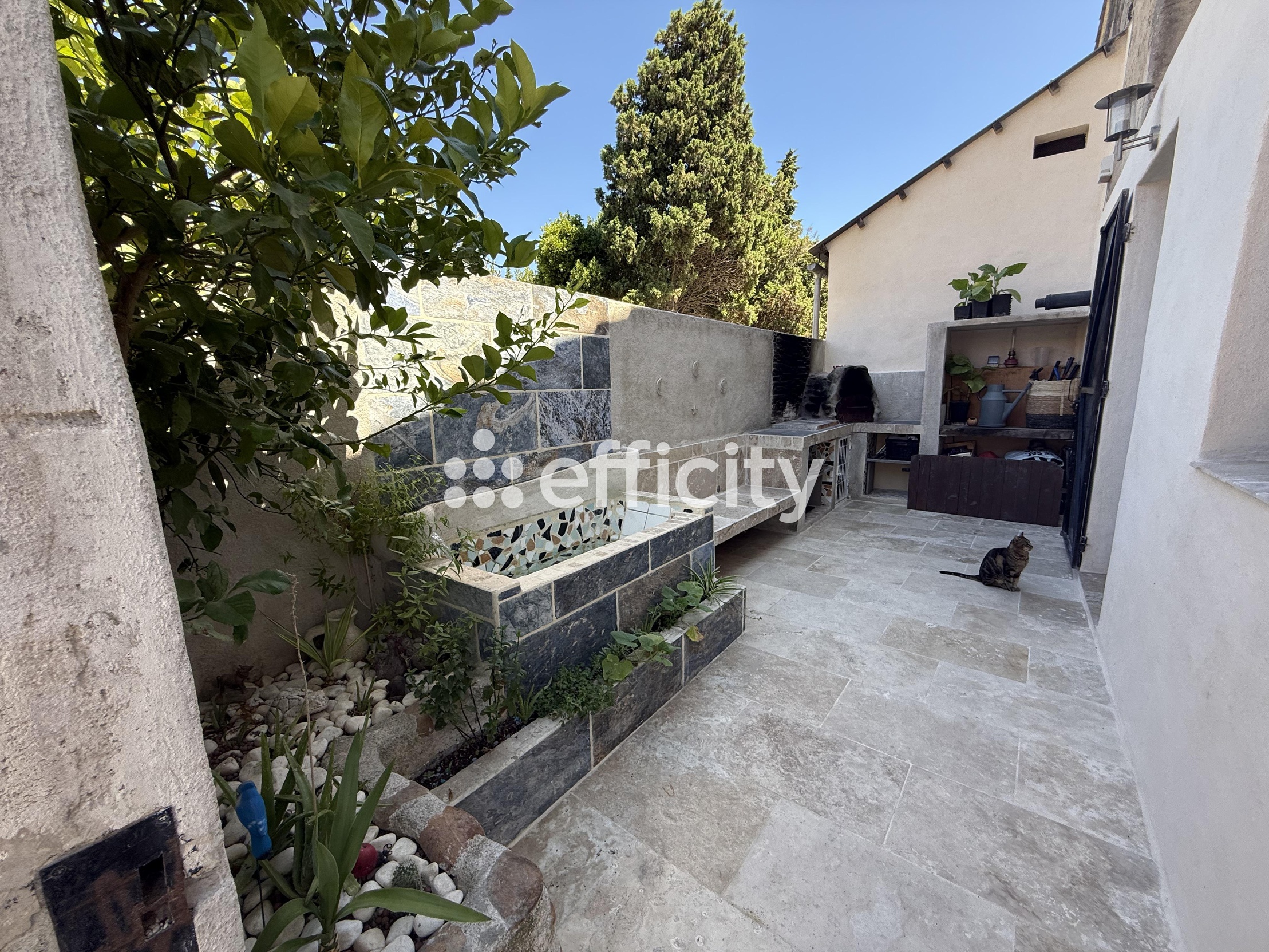 maison 3 pièces - 77m2 à Arles (13104)