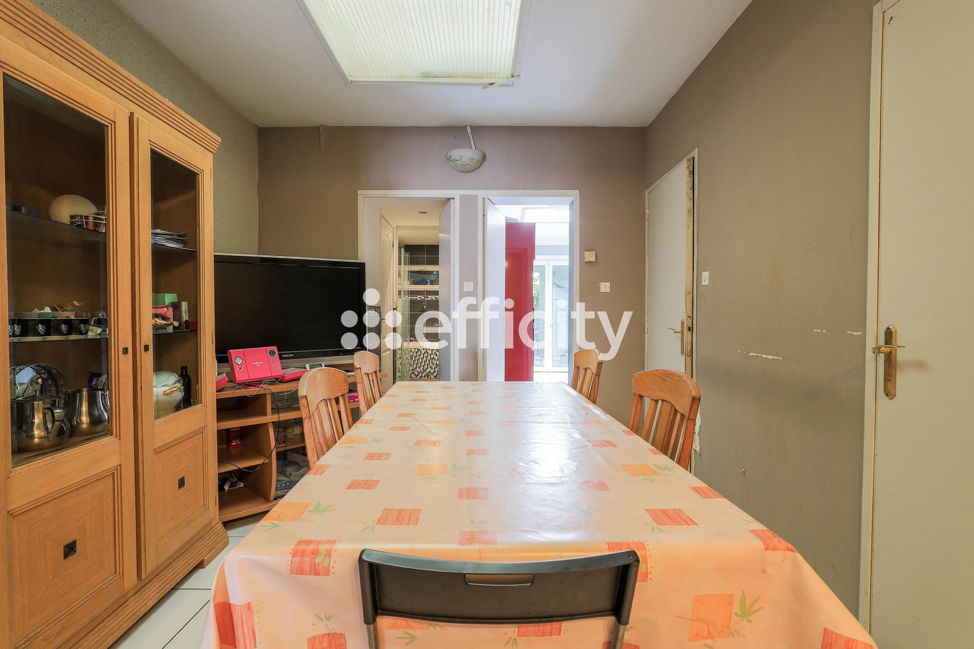 Achat immobilier Maison 9 pièces  148m2 à Roubaix (59100) - Photo n°1