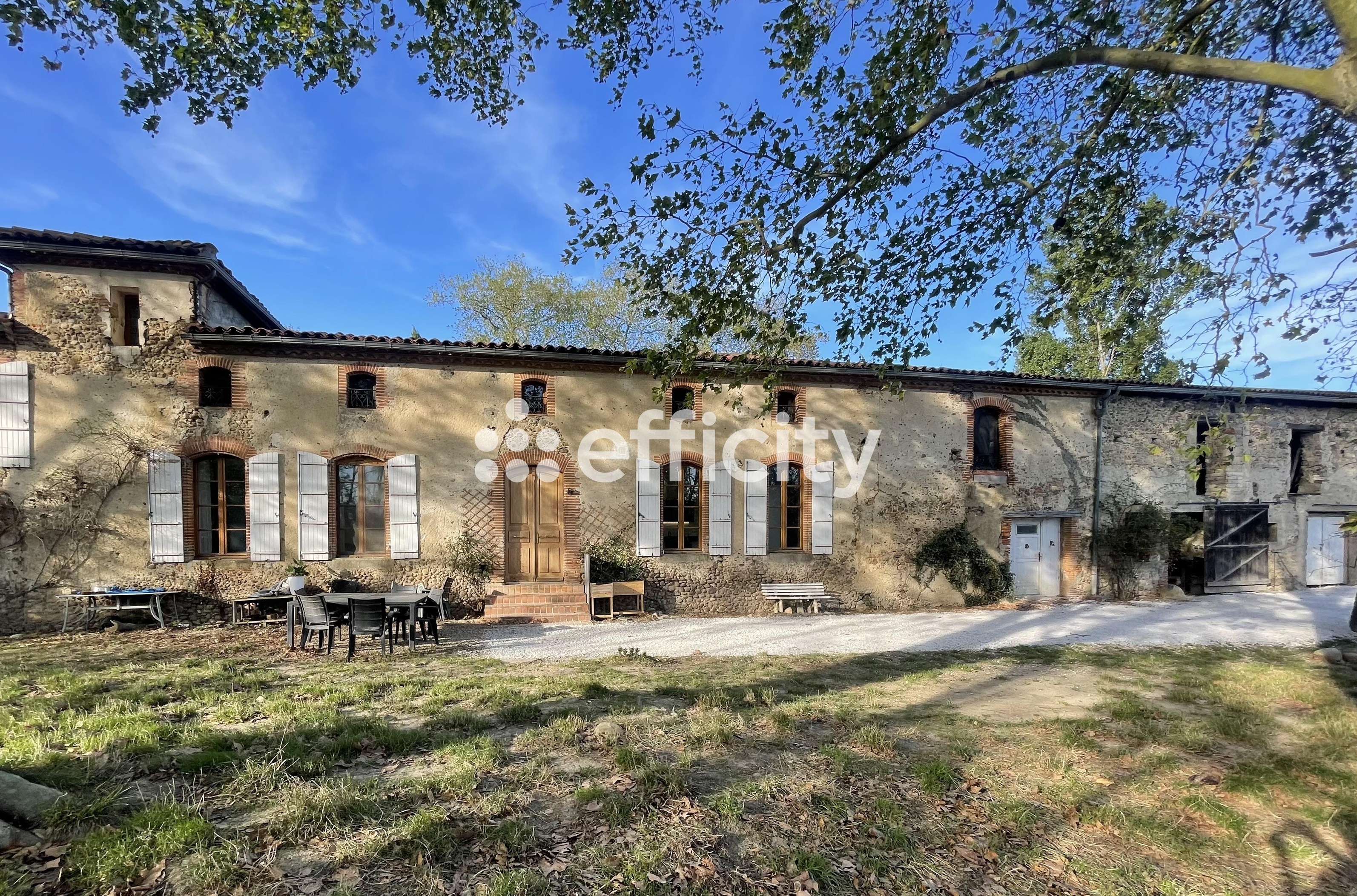 Achat immobilier Maison 9 pièces  388m2 à Saint-Amadou (09100) - Photo n°1