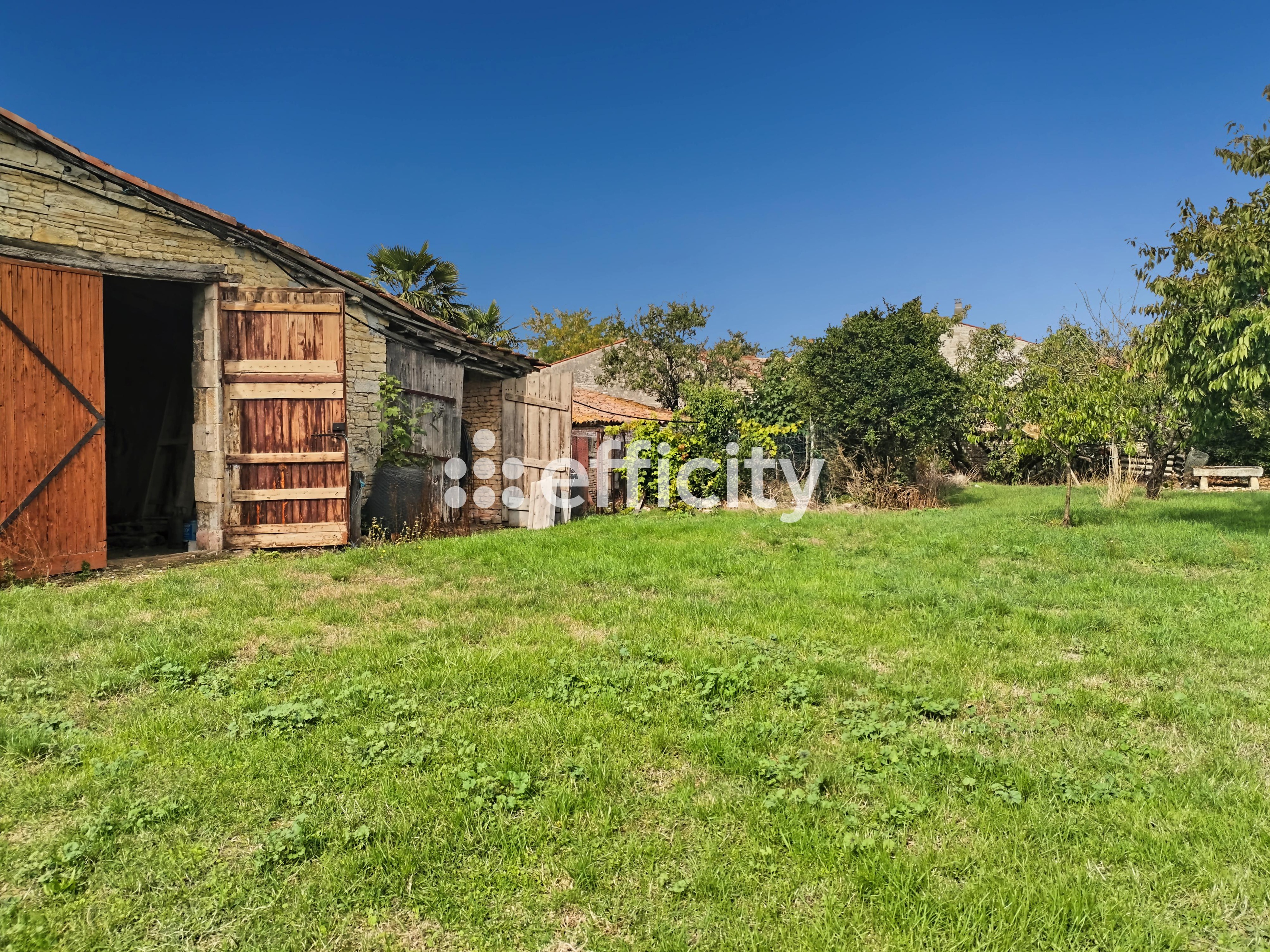 Achat immobilier Maison 1 pièces  282m2 à Ferrières (17170) - Photo n°4