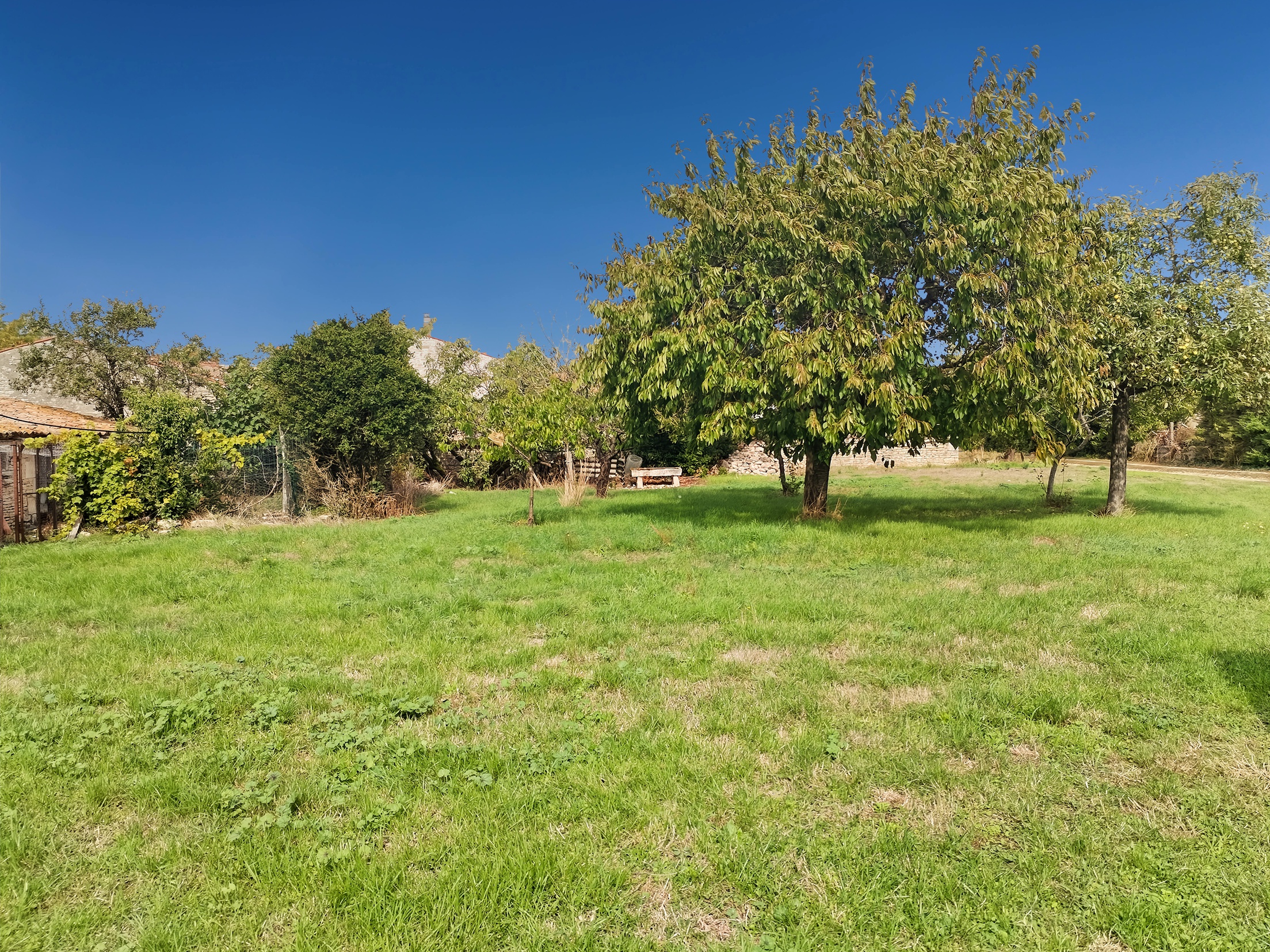 maison 1 pièces - 282m2 à Ferrières (17170)