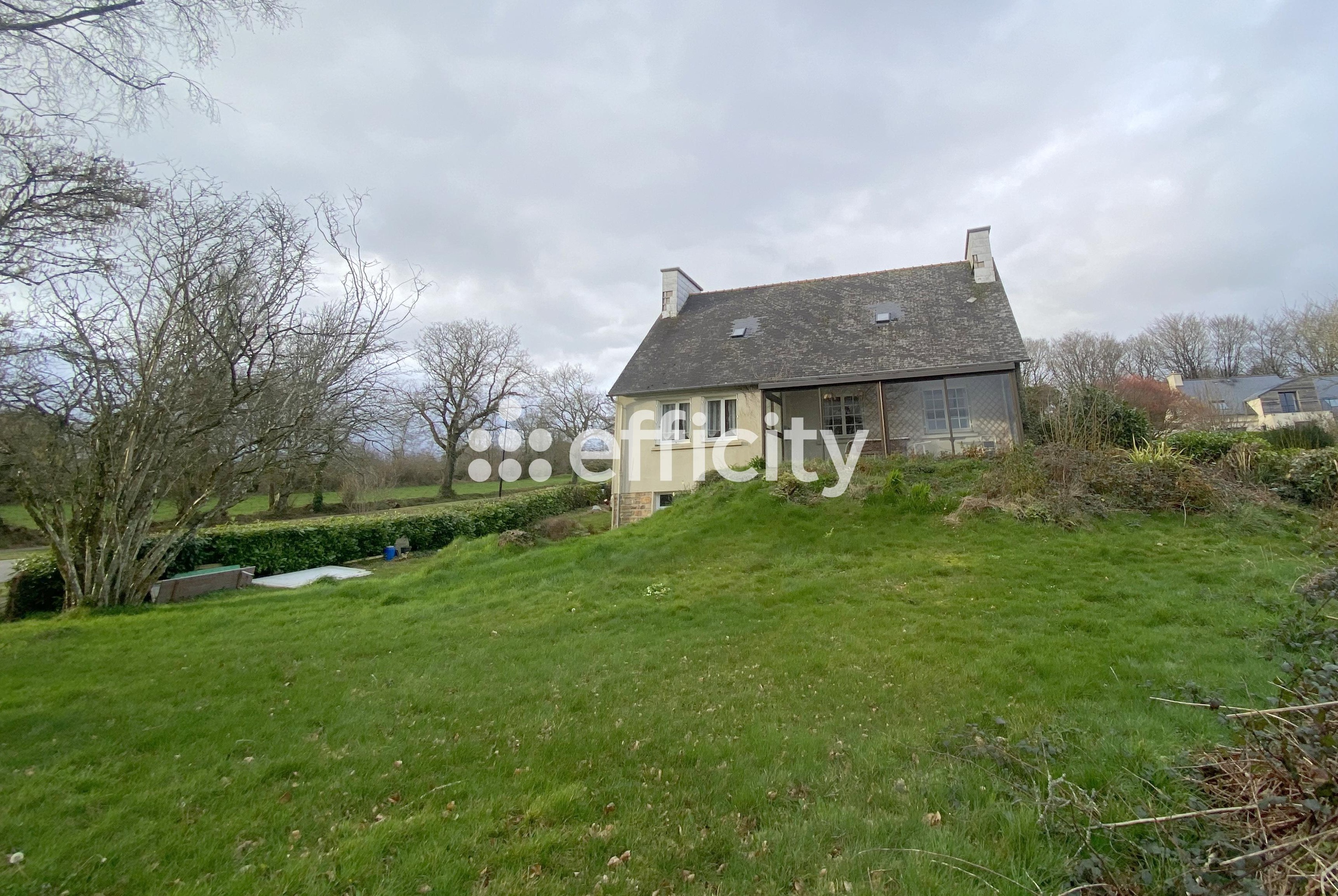 Achat immobilier Maison 5 pièces  100m2 à Saint-Urbain (29800) - Photo n°1