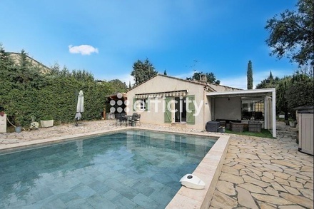 maison 5 pièces - 187m2 à Fréjus (83600)