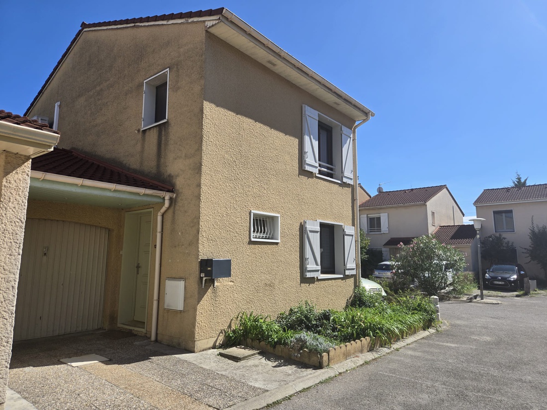 maison 4 pièces - 90m2 à Vaulx-en-Velin (69120)