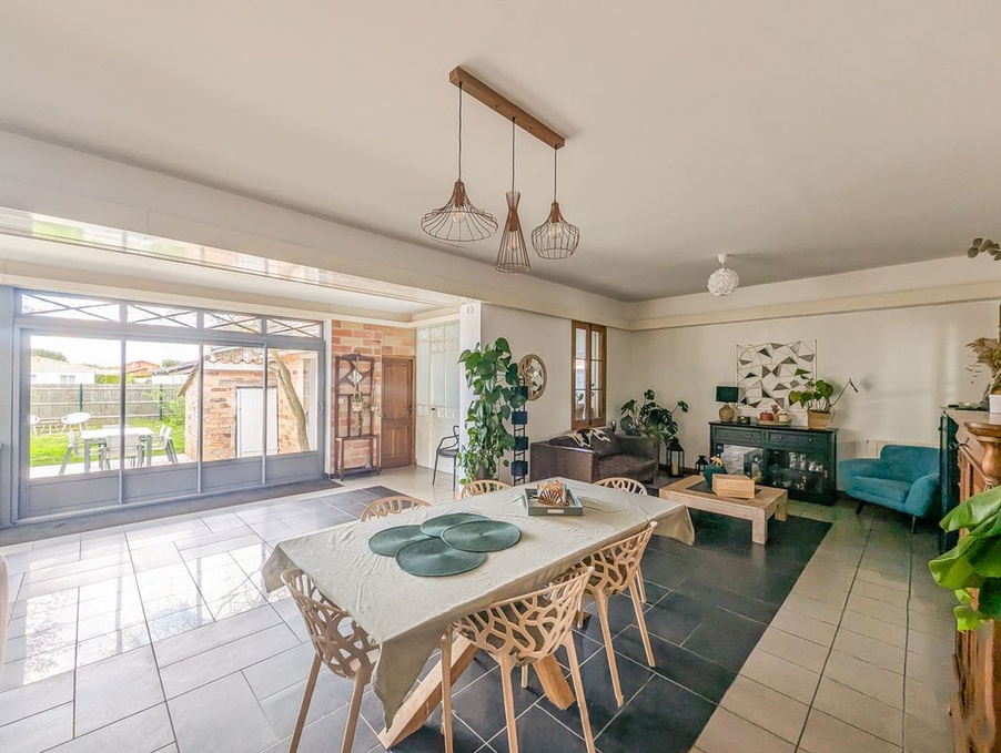 Achat immobilier Maison 5 pièces  180m2 à Brach (33480) - Photo n°5