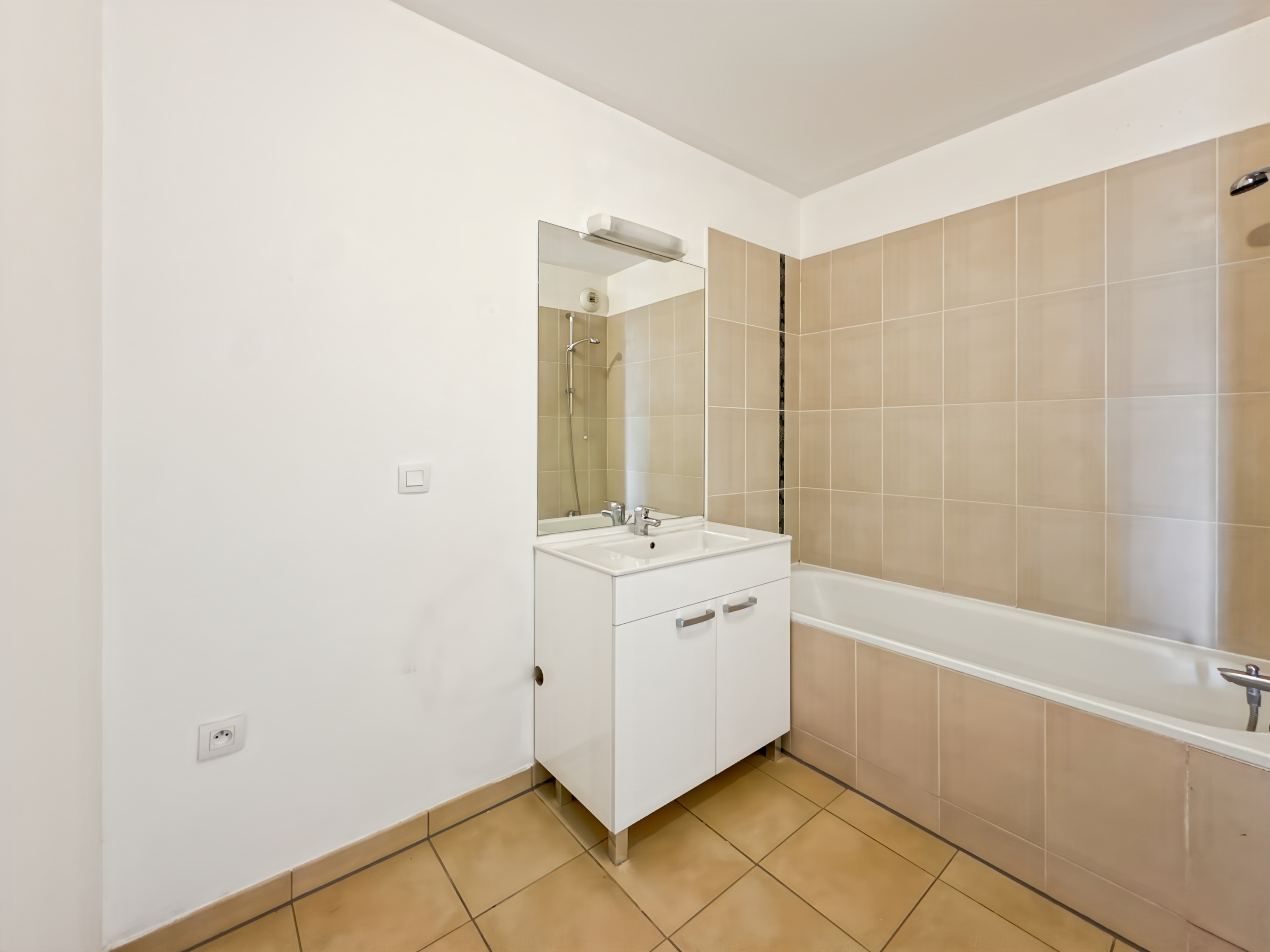 Achat immobilier Appartement 2 pièces  44m2 à Bordeaux (33300) - Photo n°5