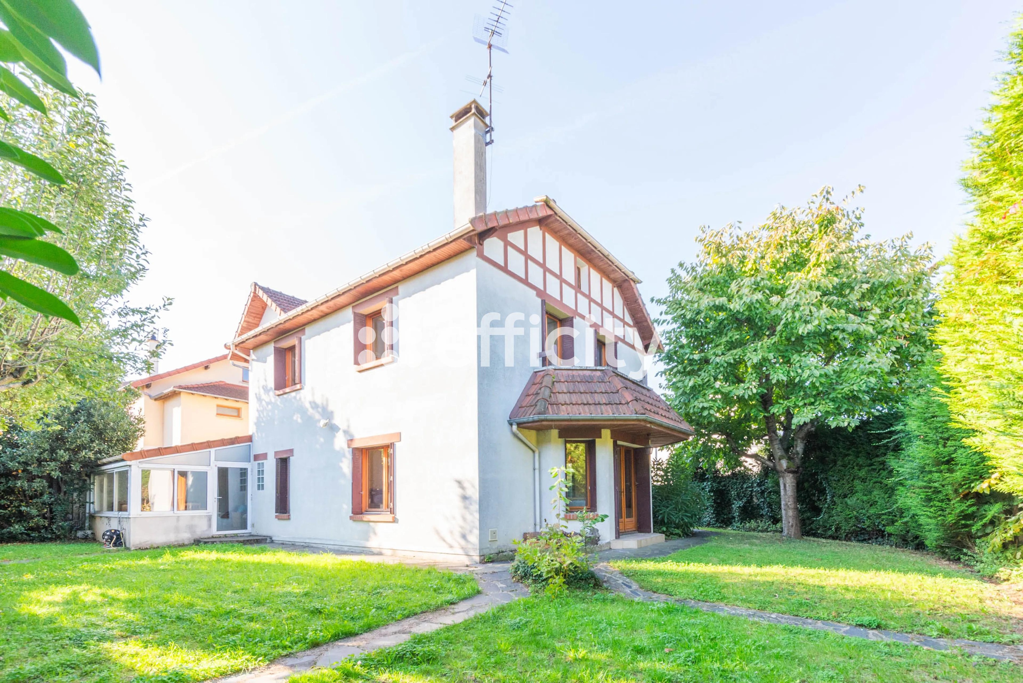Achat immobilier Maison 9 pièces  189m2 à Antony (92160) - Photo n°1