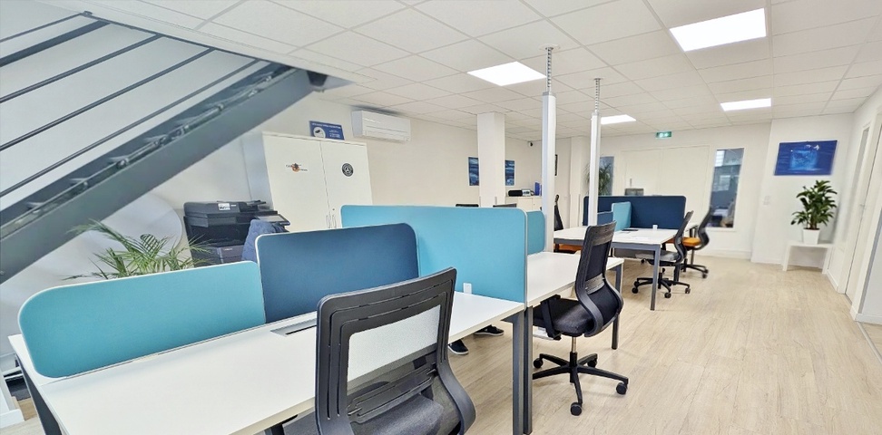 Achat immobilier Bureau 7 pièces  240m2 à Les Angles (30133) - Photo n°1