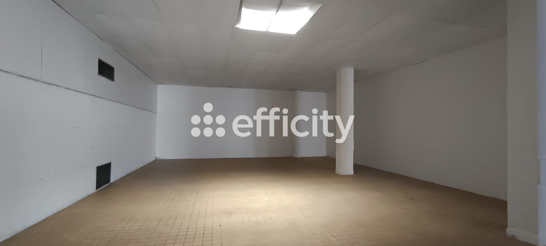 local commercial  - 675m2 à Thiers (63300)