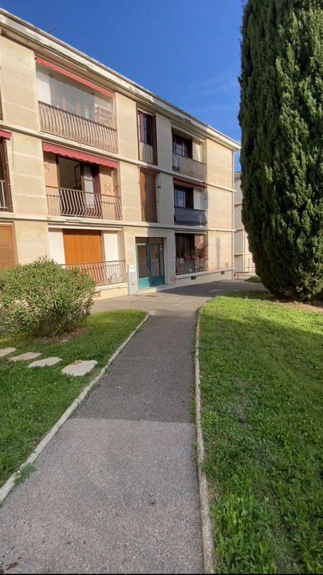 appartement 3 pièces - 61m2 à Aix-en-Provence (13090)