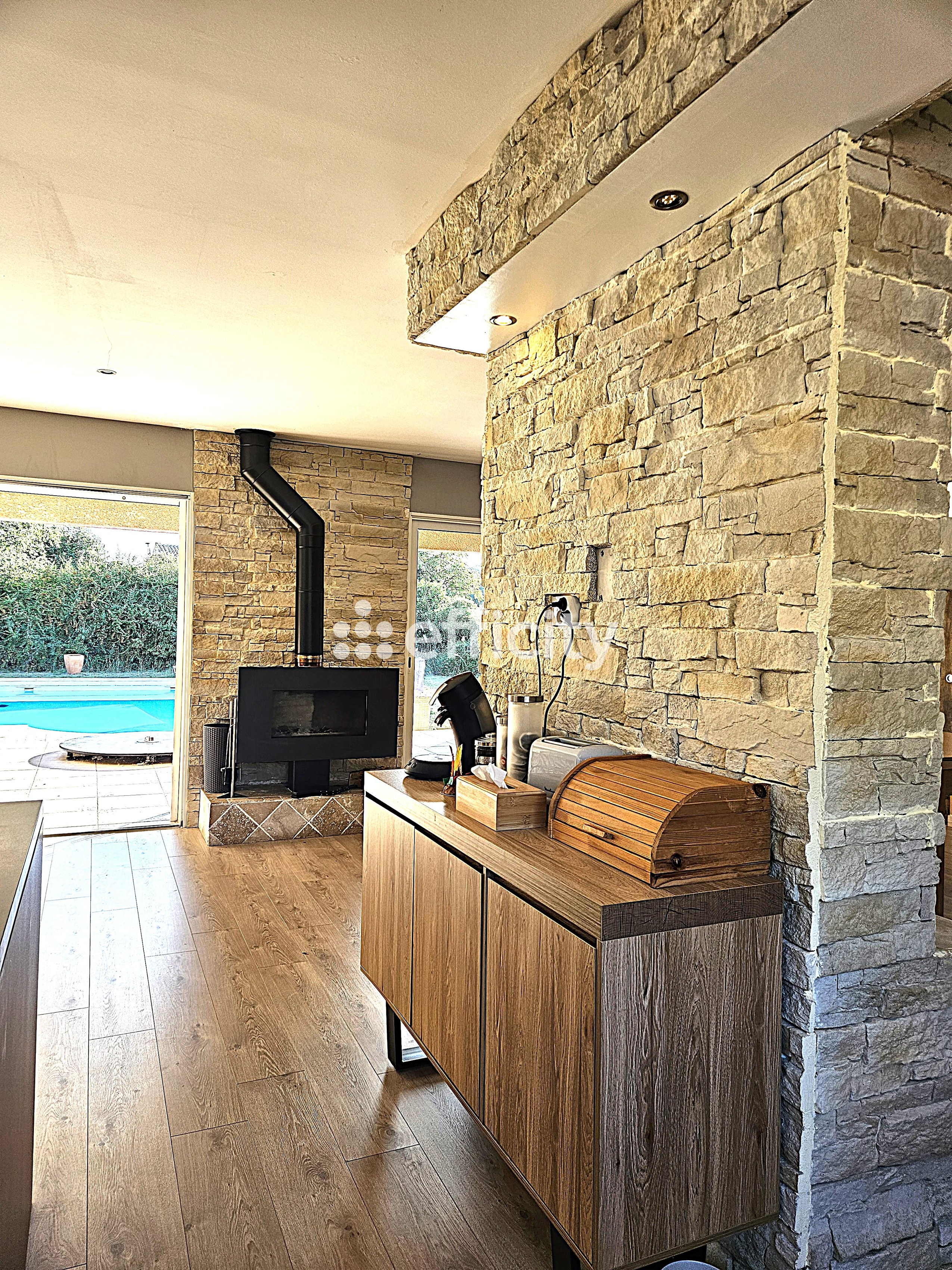 Achat immobilier Maison 7 pièces  187m2 à Galargues (34160) - Photo n°4