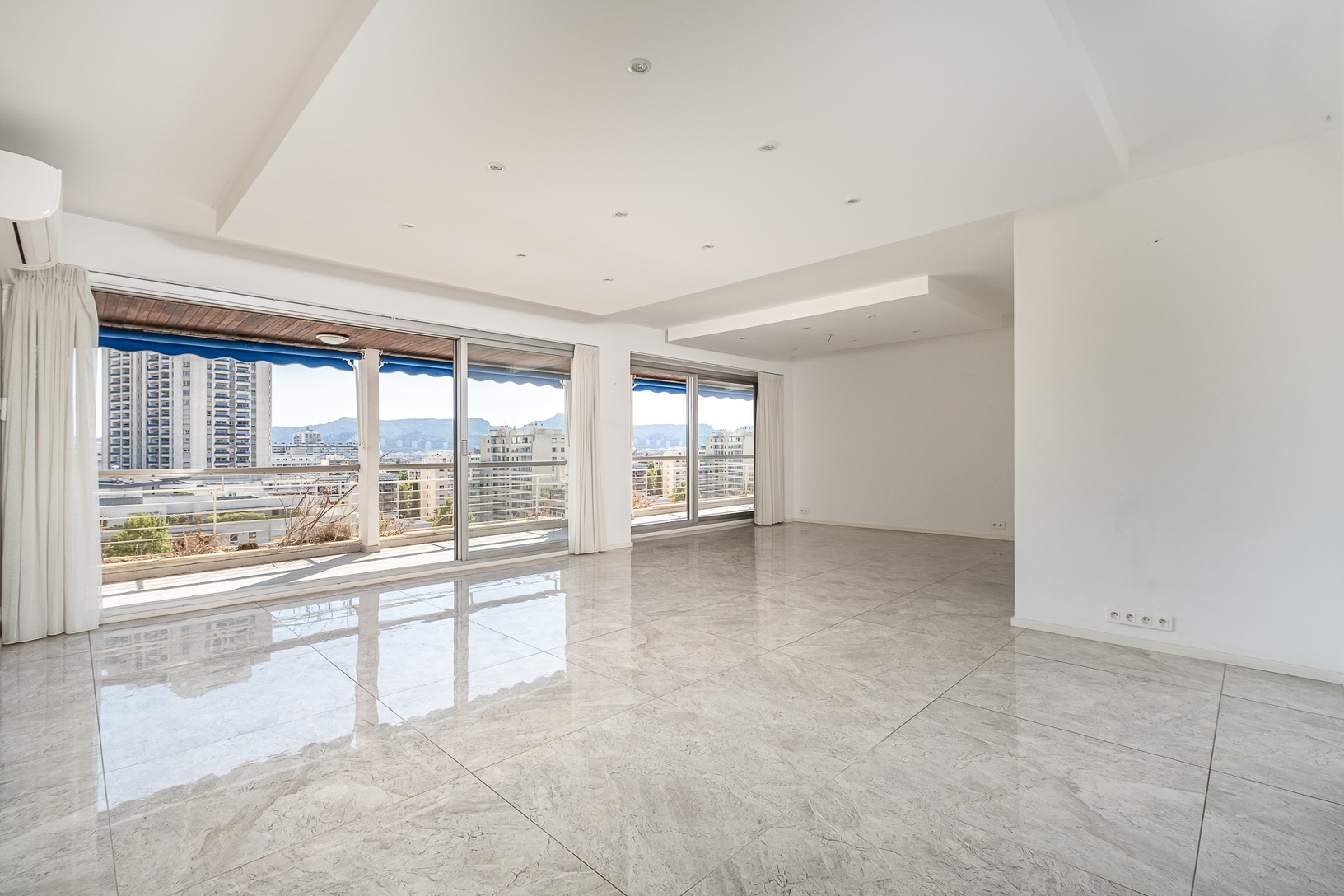 Achat immobilier Appartement 3 pièces  121m2 à Marseille (13008) - Photo n°4