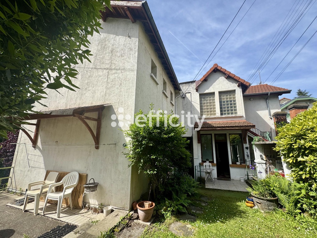 maison 8 pièces - 184,0m2 à Thiers (63300)