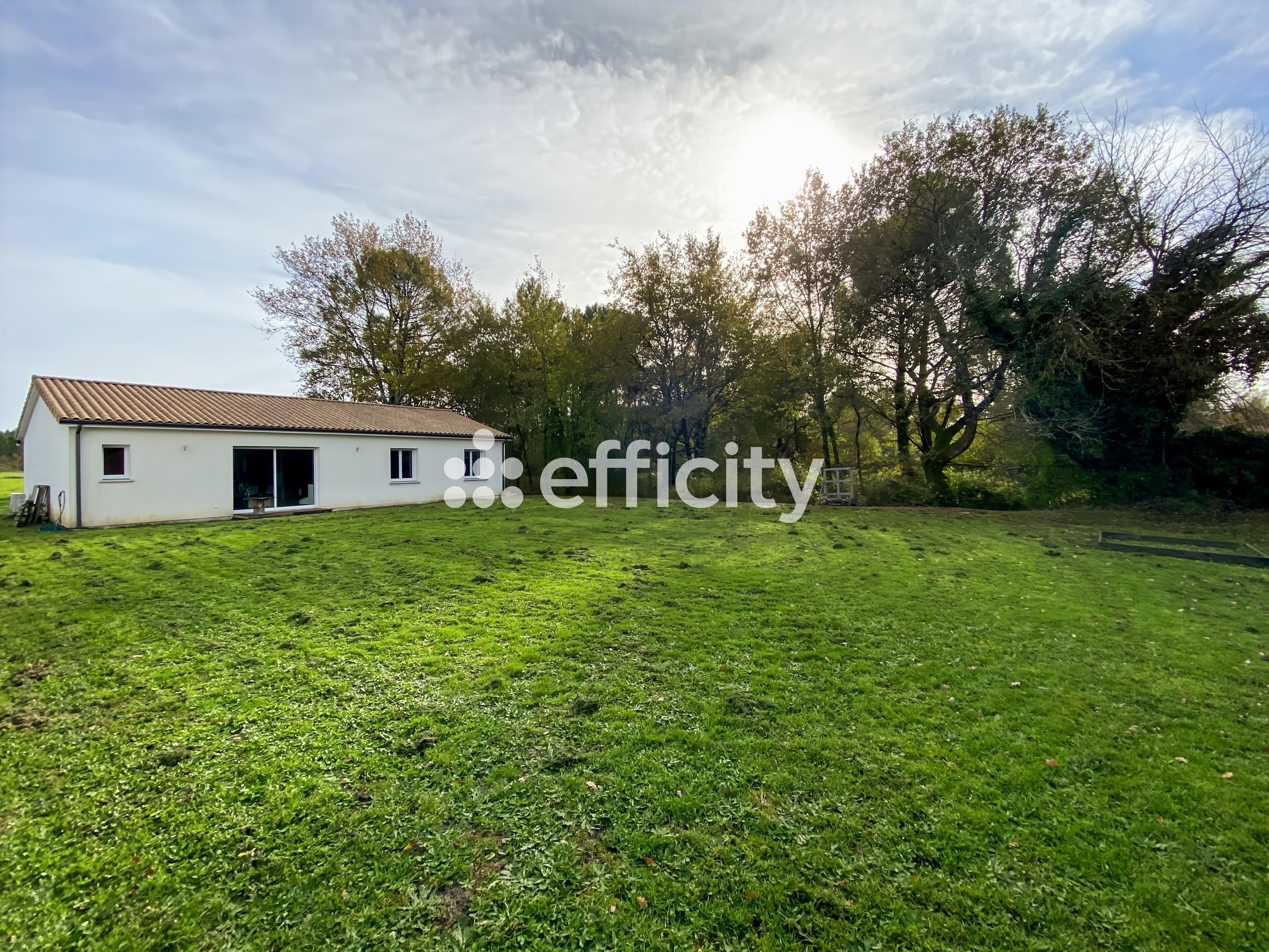 Achat immobilier Maison 4 pièces  97m2 à Montendre (17130) - Photo n°1
