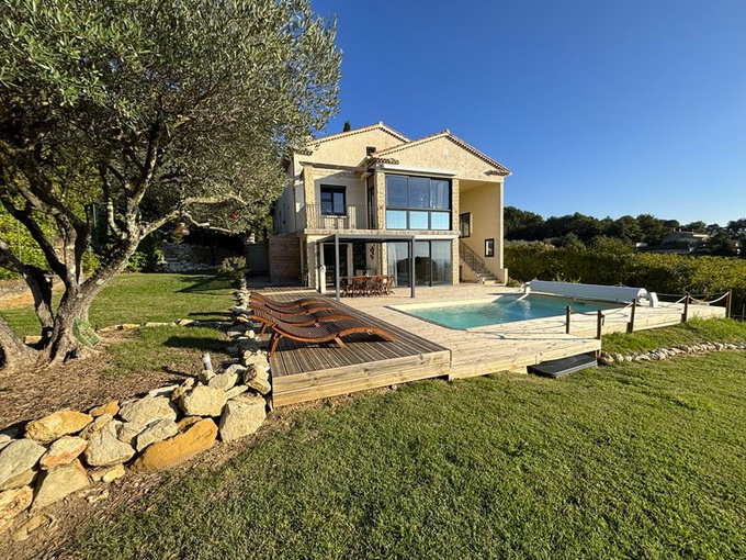 Achat immobilier Maison 9 pièces  225m2 à Saint-Marcel-d'Ardèche (07700) - Photo n°1