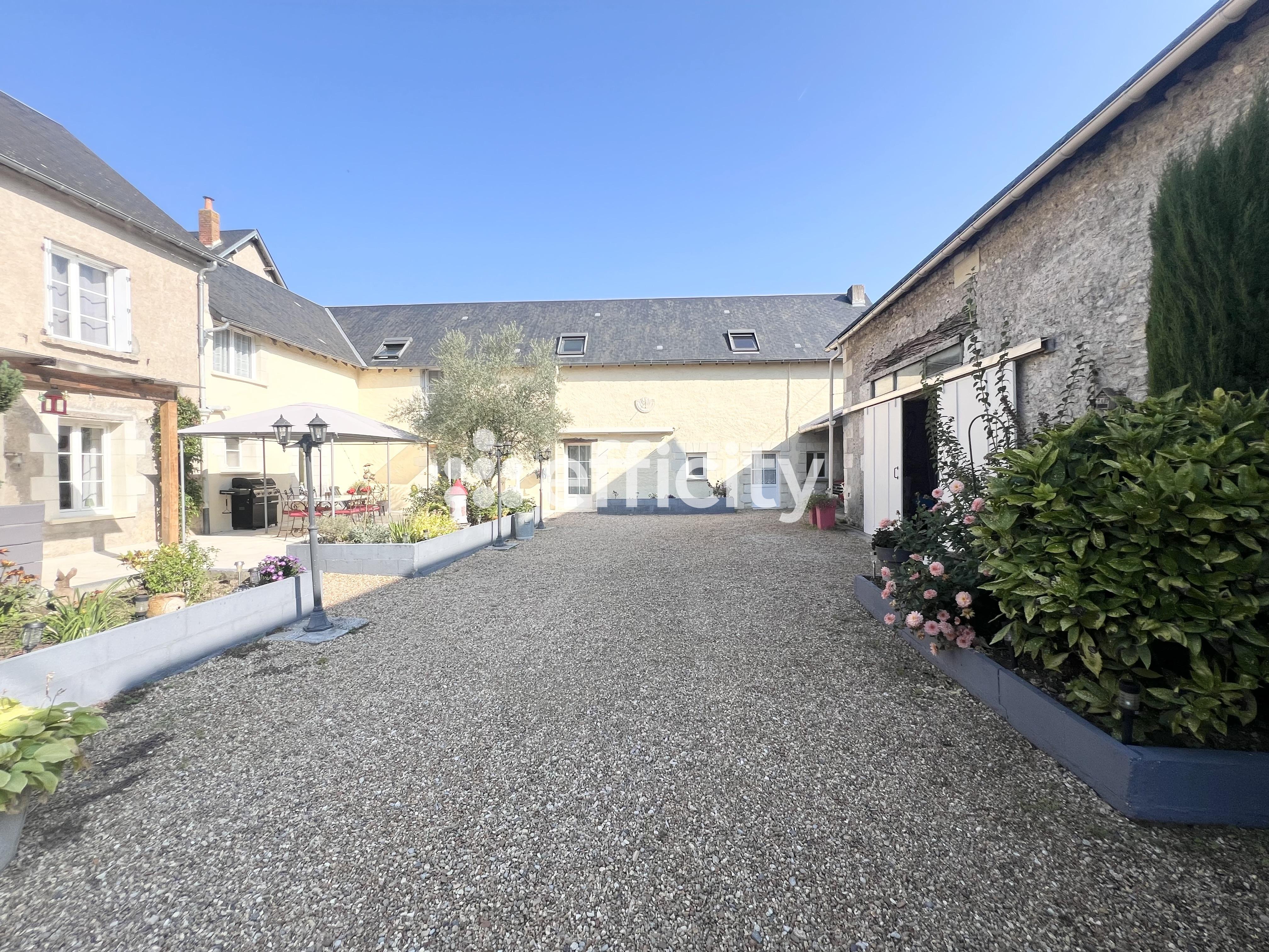 Maison 10 pièces 306 m² · à Véretz · 306 m² · 449 900 €