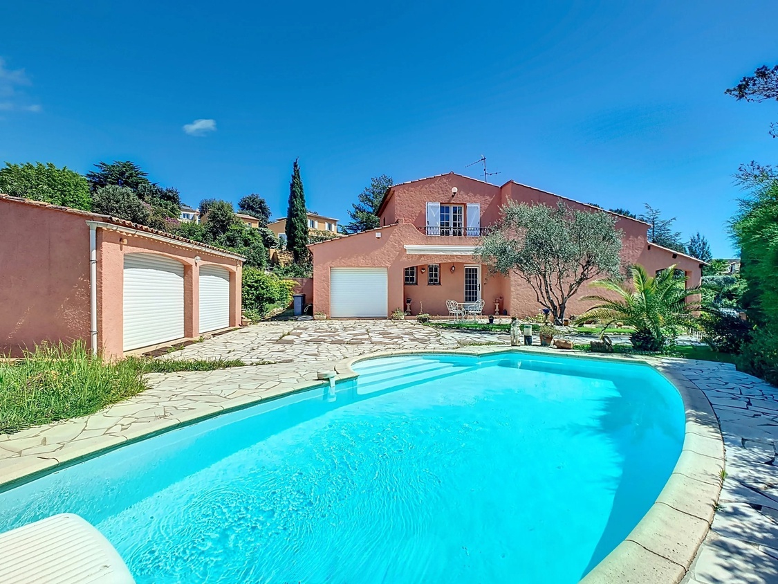 maison 5 pièces - 128m2 à Saint-Raphaël (83700)