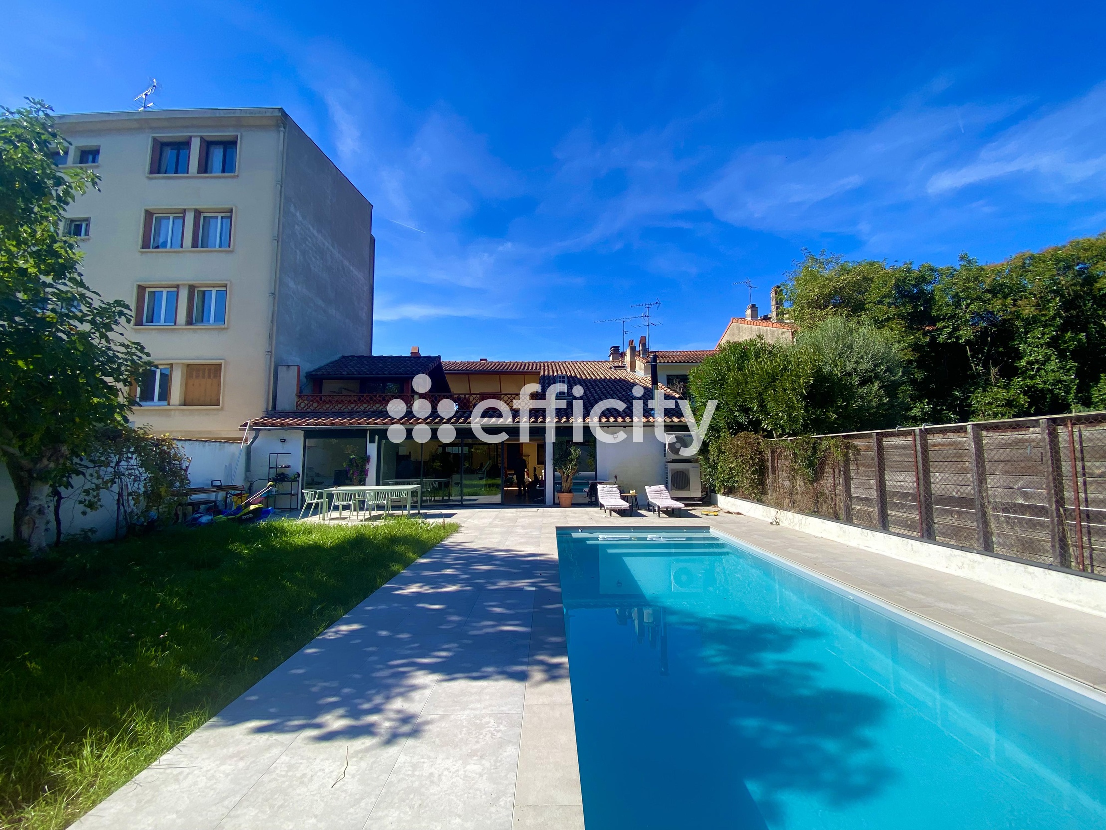 maison 7 pièces - 238m2 à Toulouse (31400)