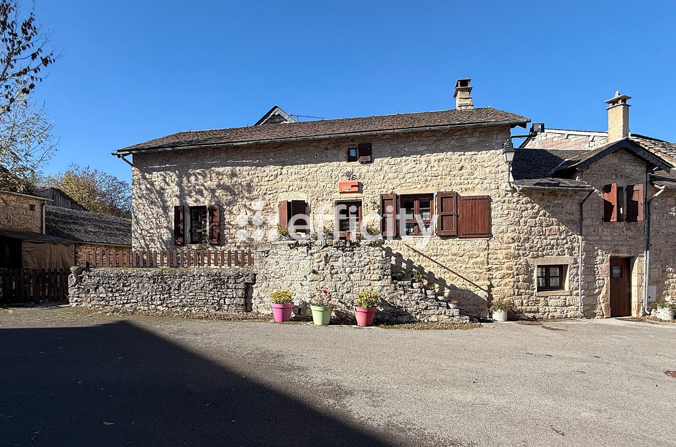 maison 9 pièces - 275m2 à Massegros Causses Gorges (48500)
