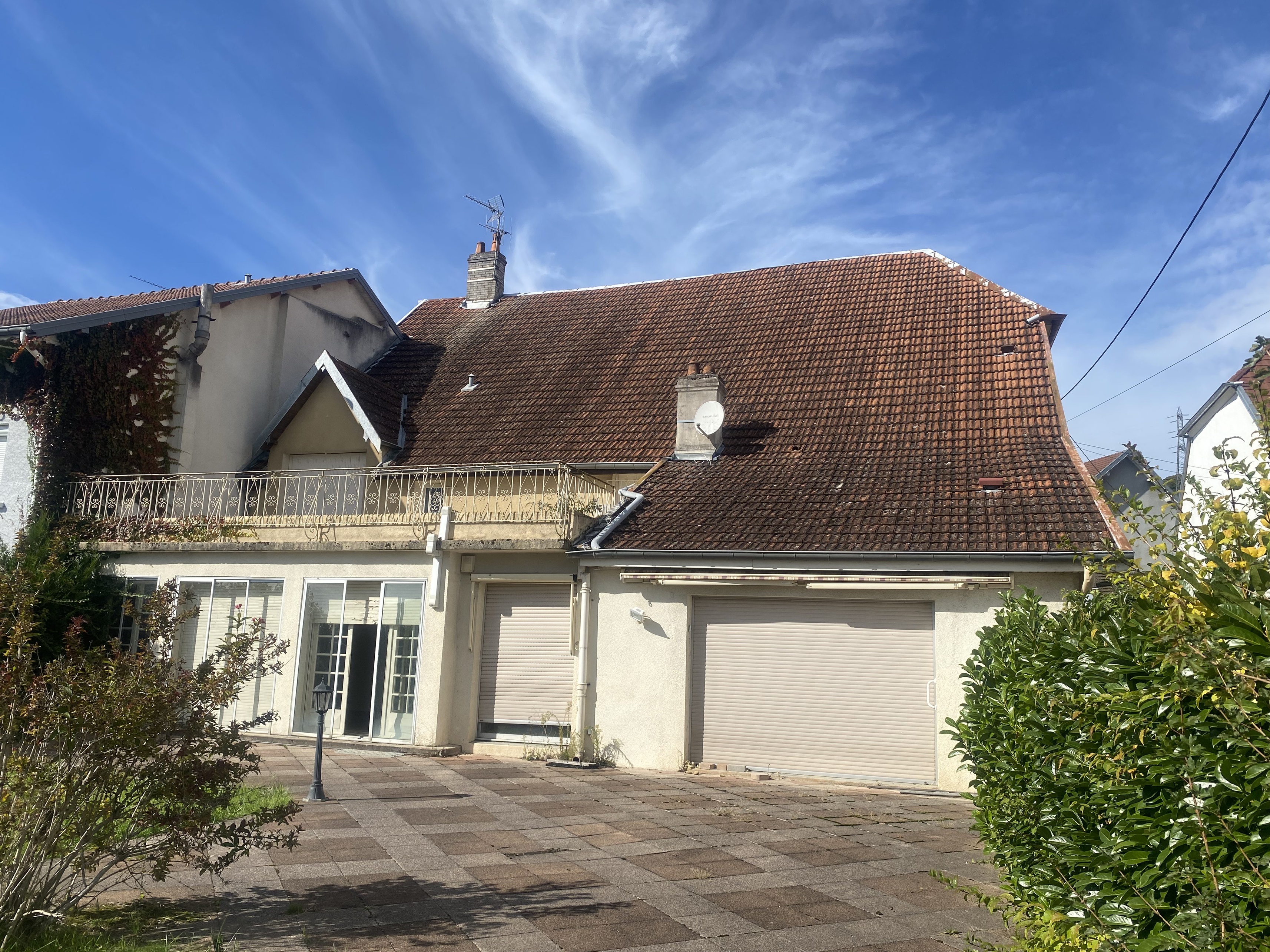 Achat immobilier Maison 9 pièces  448m2 à Thise (25220) - Photo n°1