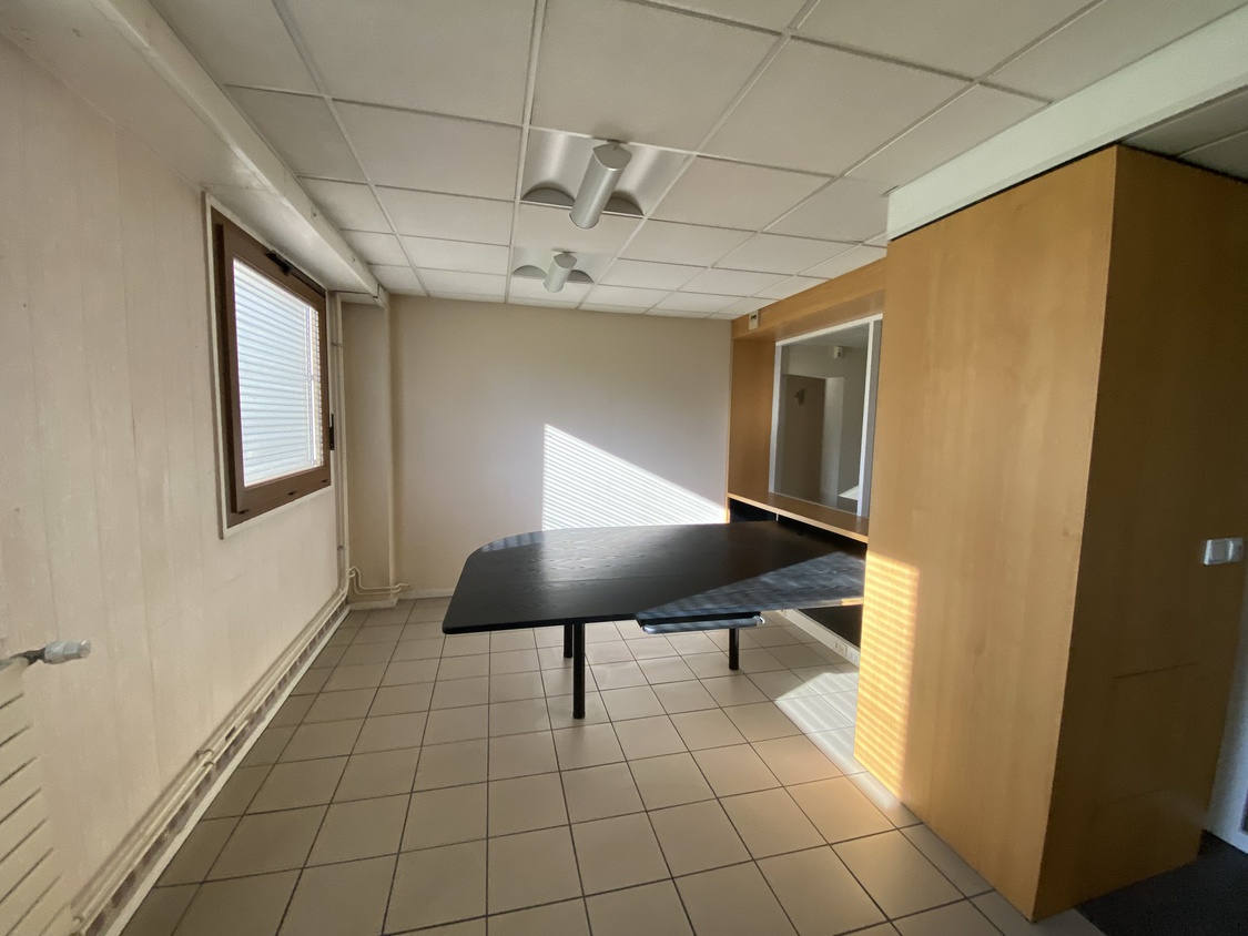 bureau 14 pièces - 250m2 à Saint-Étienne (42100)