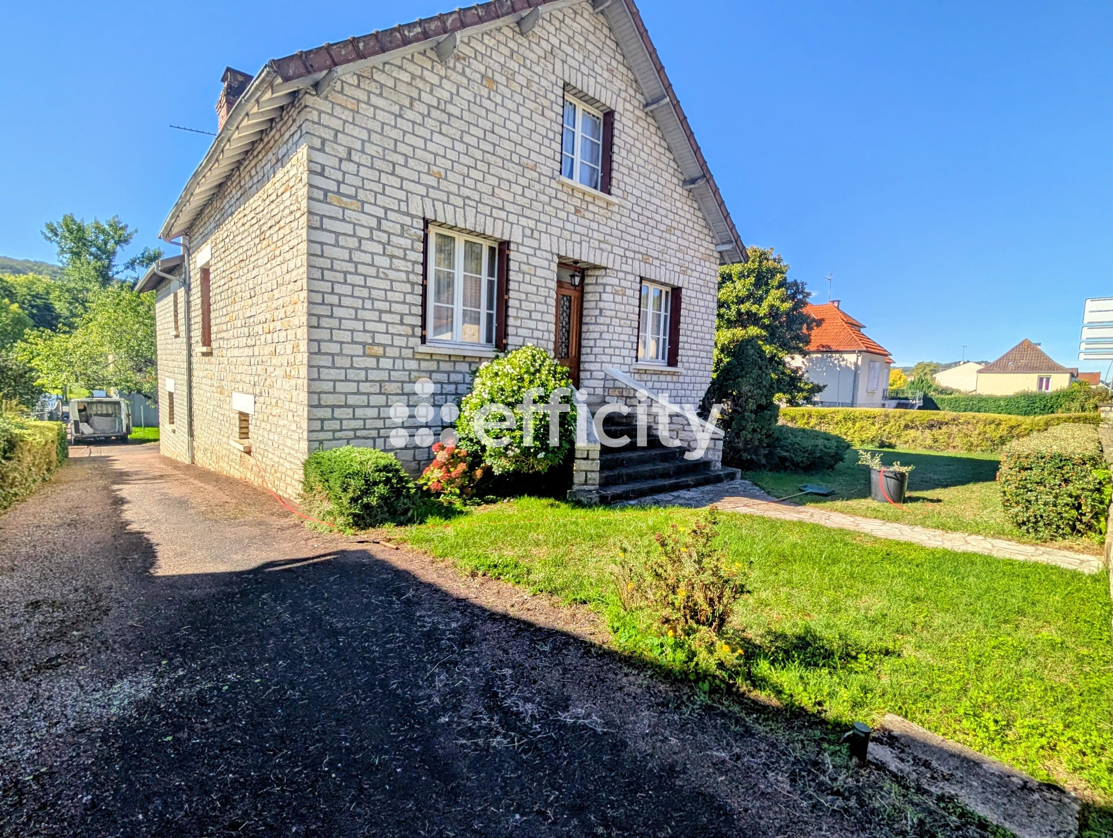maison 7 pièces - 140m2 à Le Lardin-Saint-Lazare (24570)