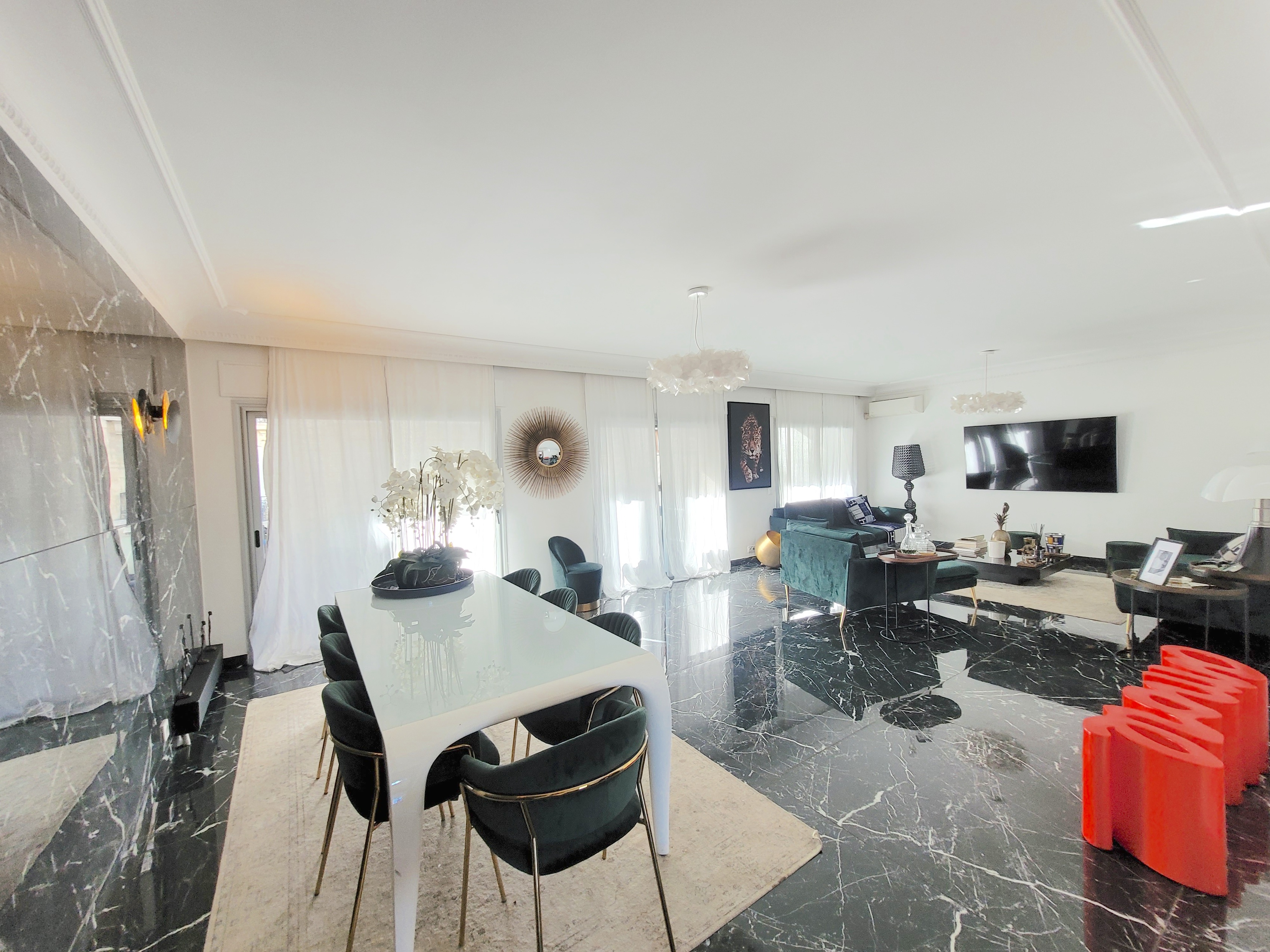 Achat immobilier Appartement 5 pièces  166m2 à Marseille (13008) - Photo n°1