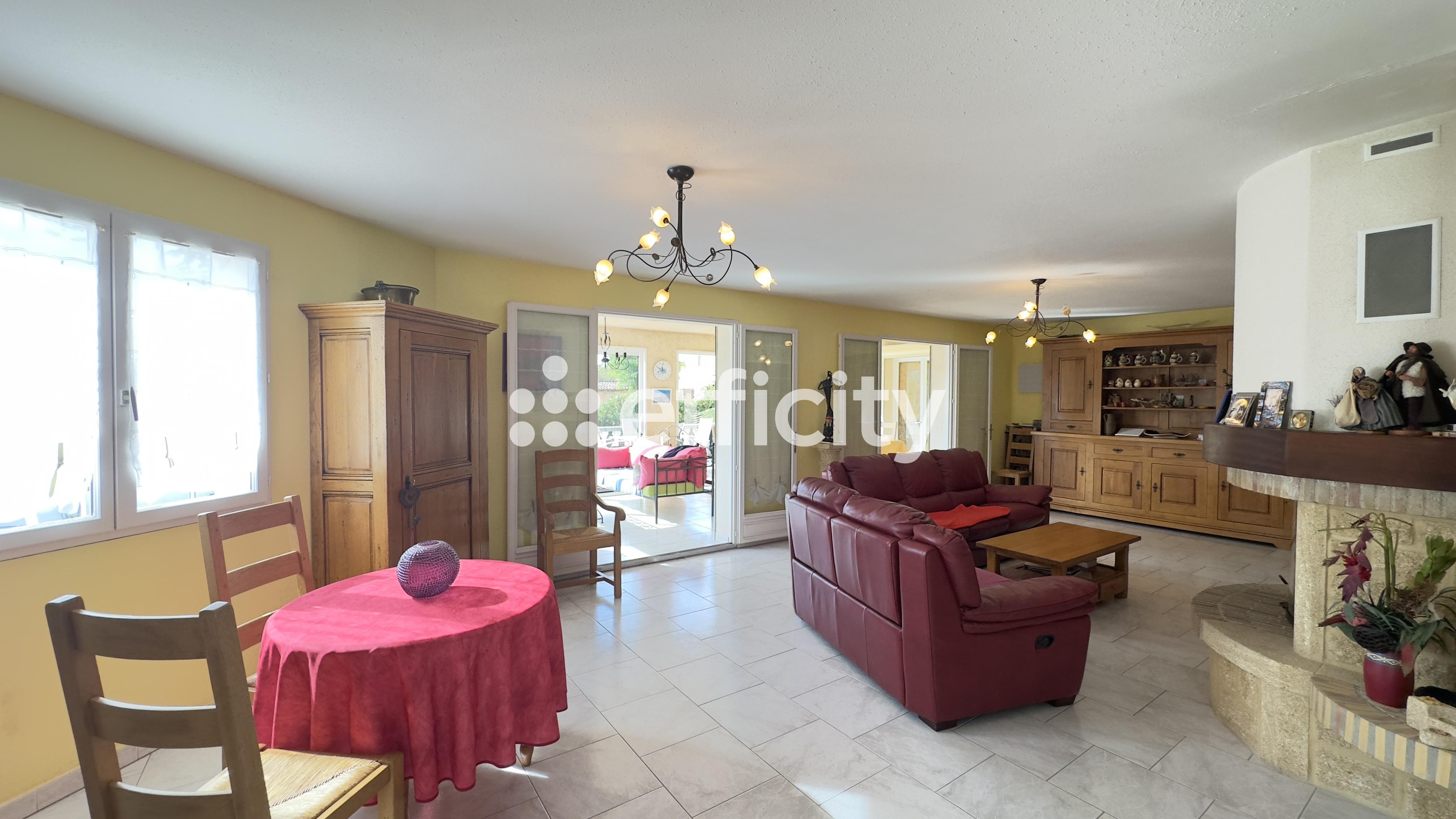 Achat immobilier Maison 5 pièces  157m2 à Vallon-Pont-d'Arc (07150) - Photo n°4