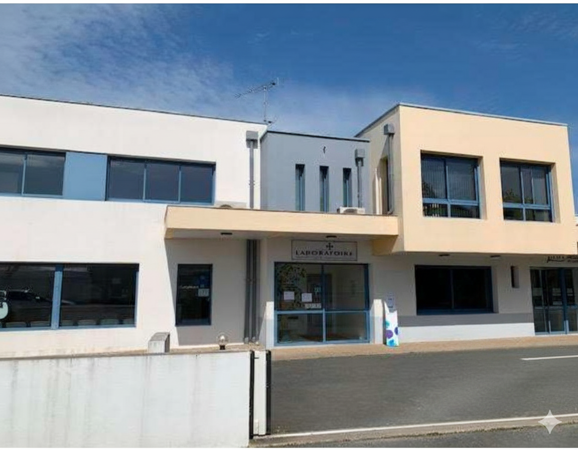 Local commercial 577 m² · à Royan · 577 m² · 1 924 000 €