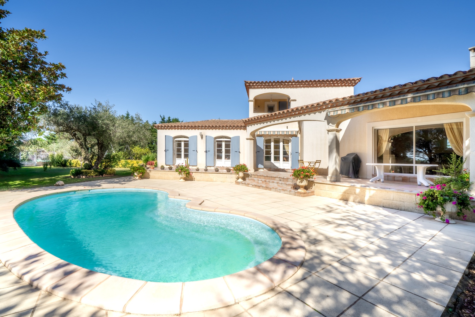 maison 5 pièces - 140m2 à Saint-Gilles (30800)