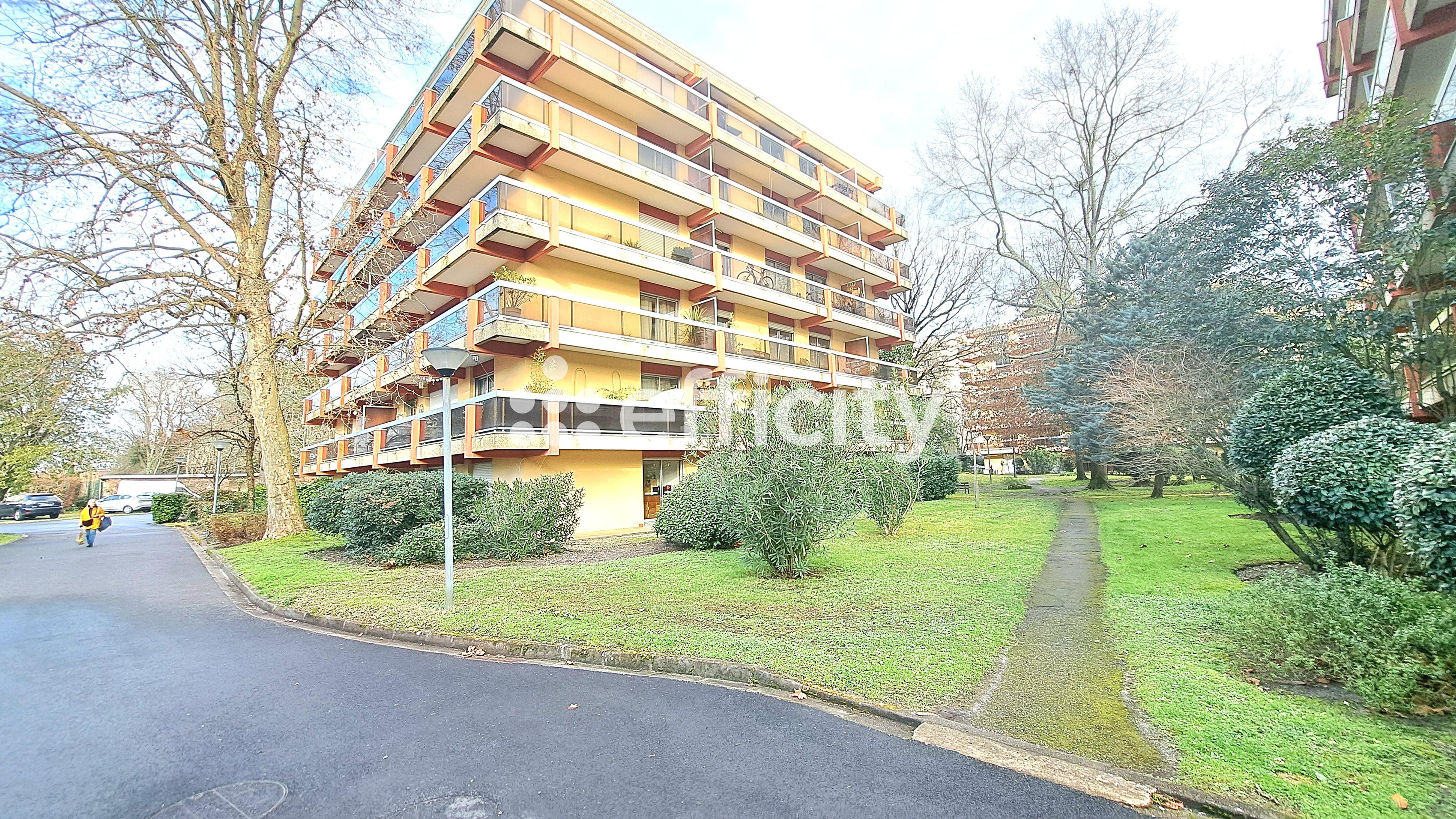 Achat immobilier Appartement 2 pièces  48m2 à Talence (33400) - Photo n°1