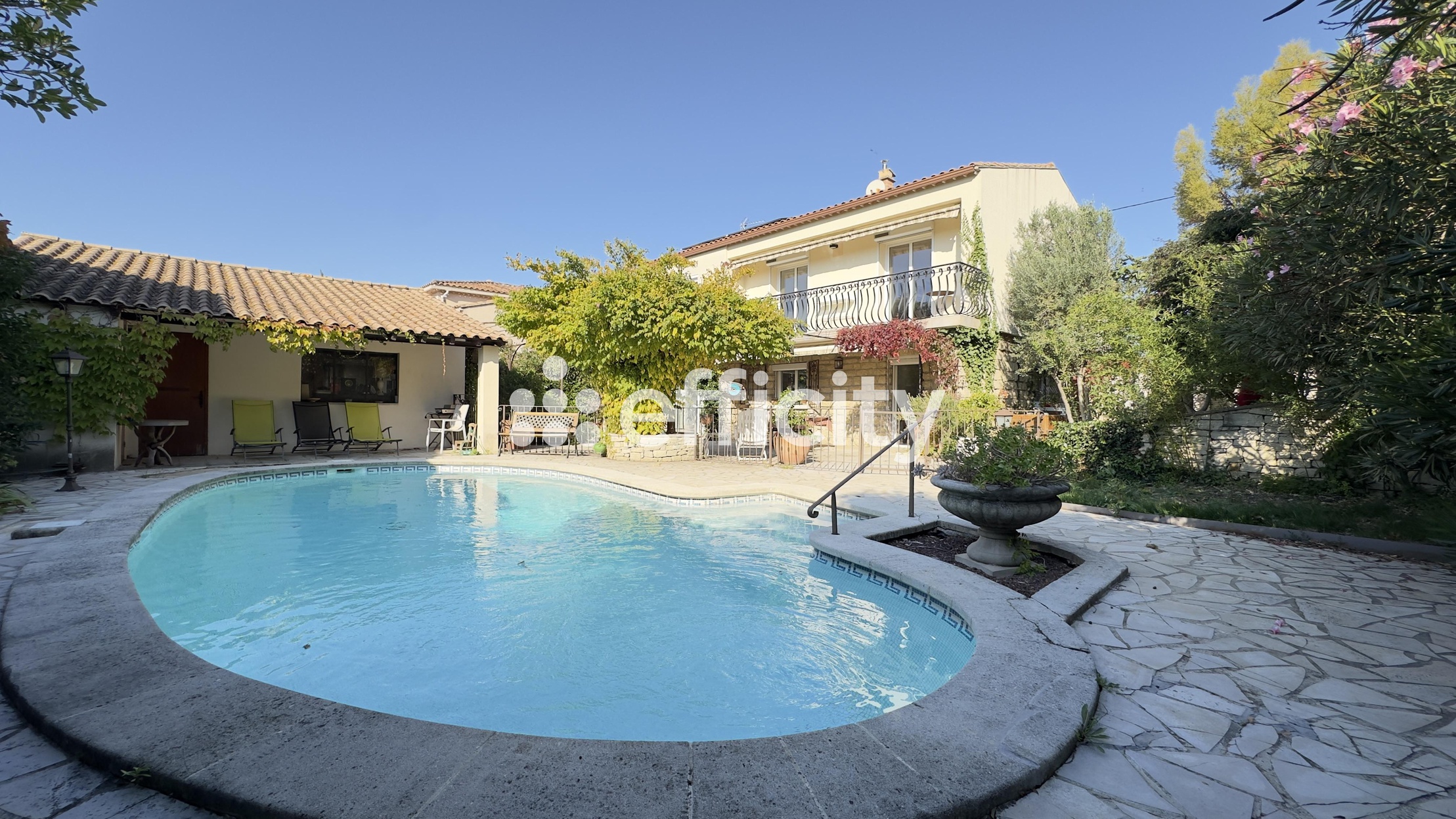 maison 5 pièces - 137m2 à Les Angles (30133)