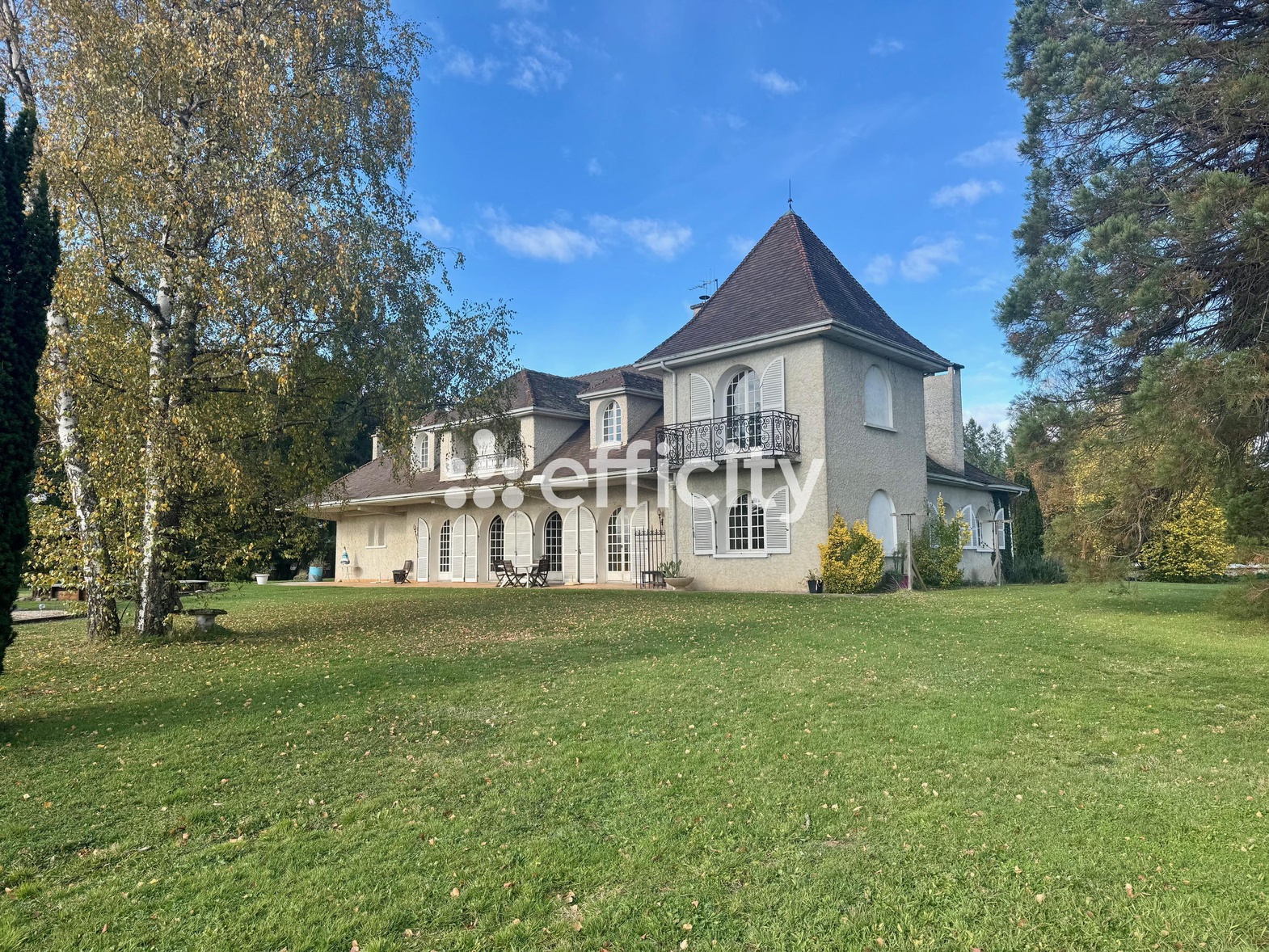 maison 8 pièces - 342m2 à Orléat (63190)
