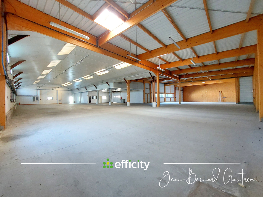 local commercial 8 pièces - 1560m2 à Guingamp (22200)