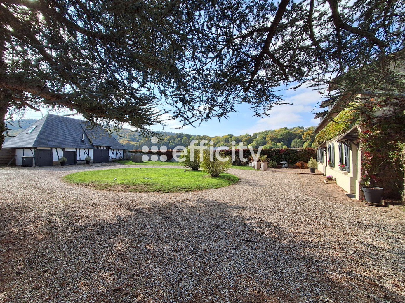 Achat immobilier Maison 7 pièces  200m2 à Normanville (27930) - Photo n°1