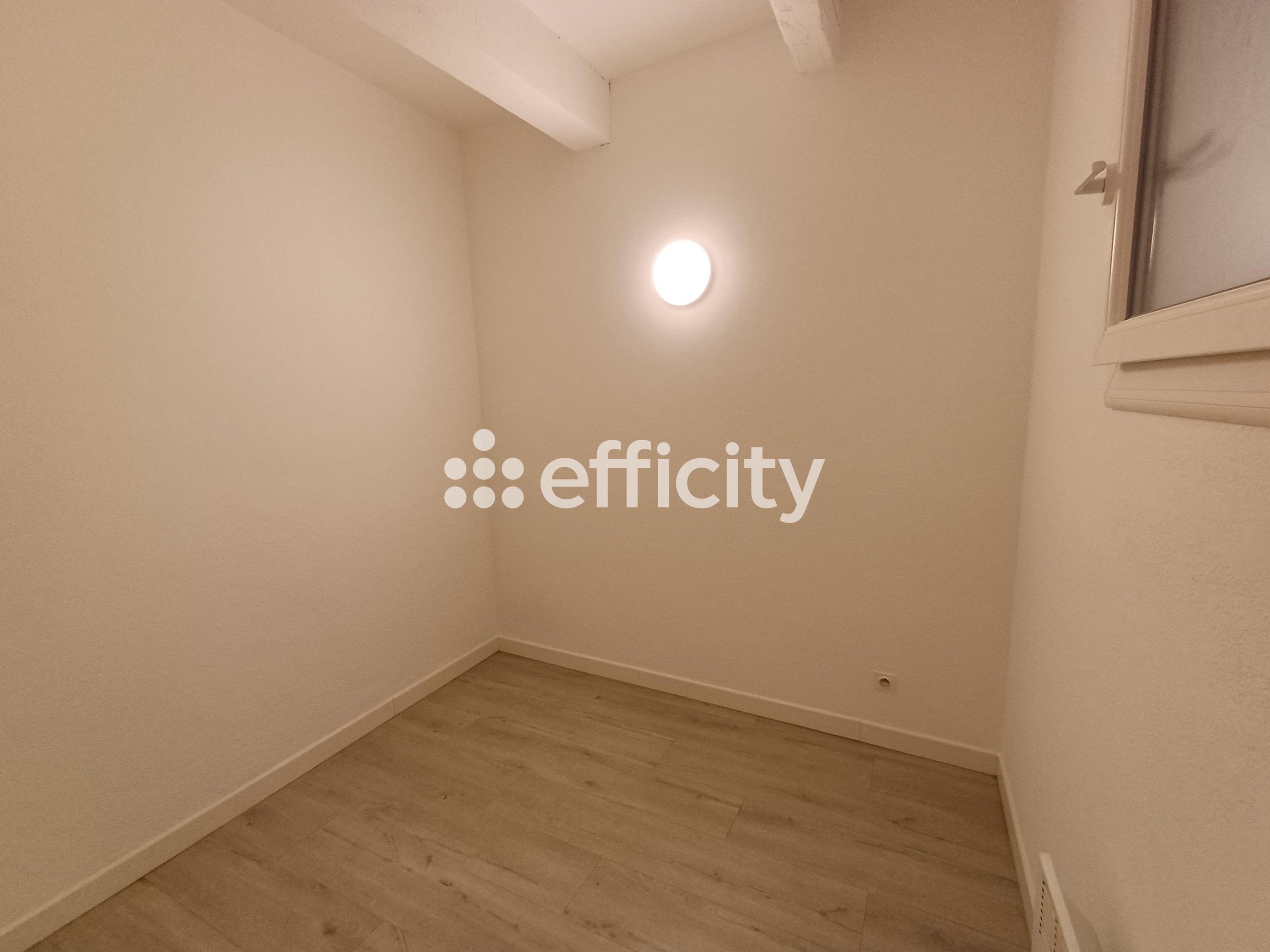 Achat immobilier Appartement 2 pièces  30m2 à Draguignan (83300) - Photo n°9
