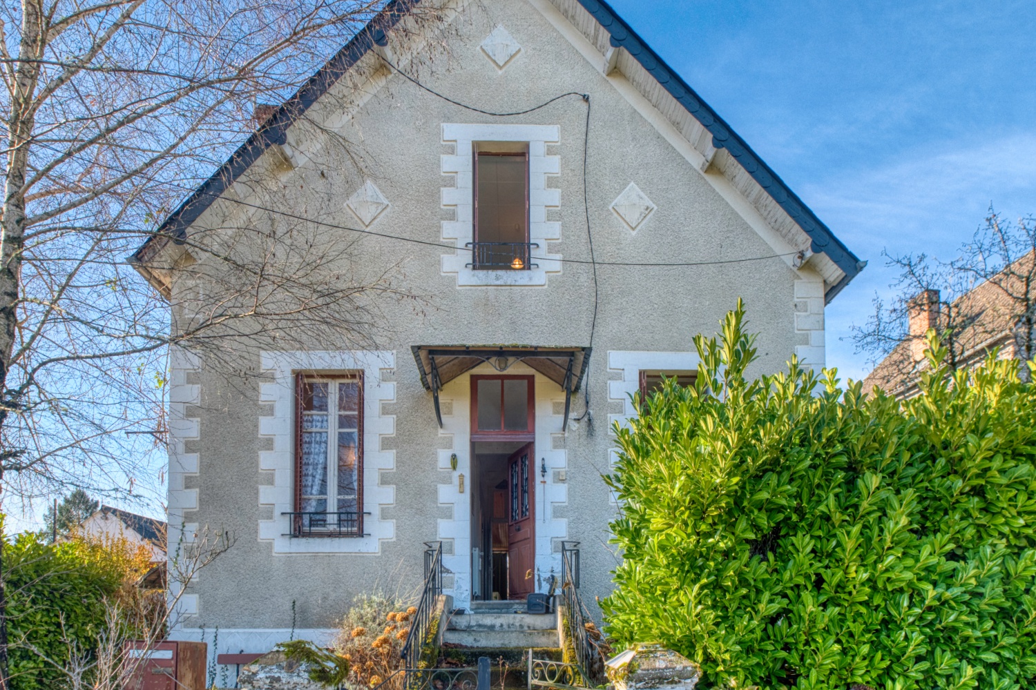 Maison 5 pièces 105 m² · à La Roche-Canillac · 105 m² · 85 800 €