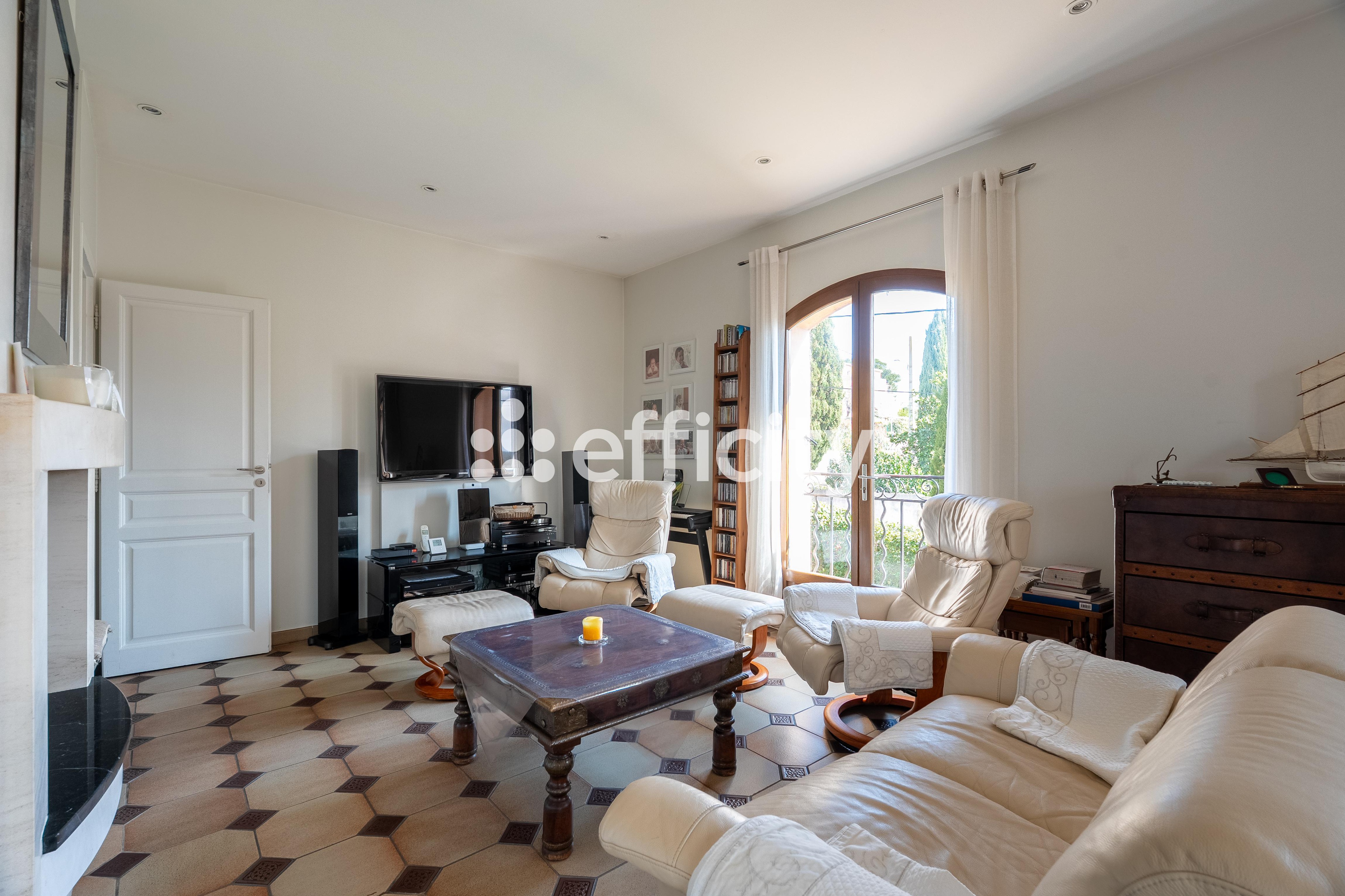 Achat immobilier Maison 6 pièces  205m2 à Aix-en-Provence (13090) - Photo n°5