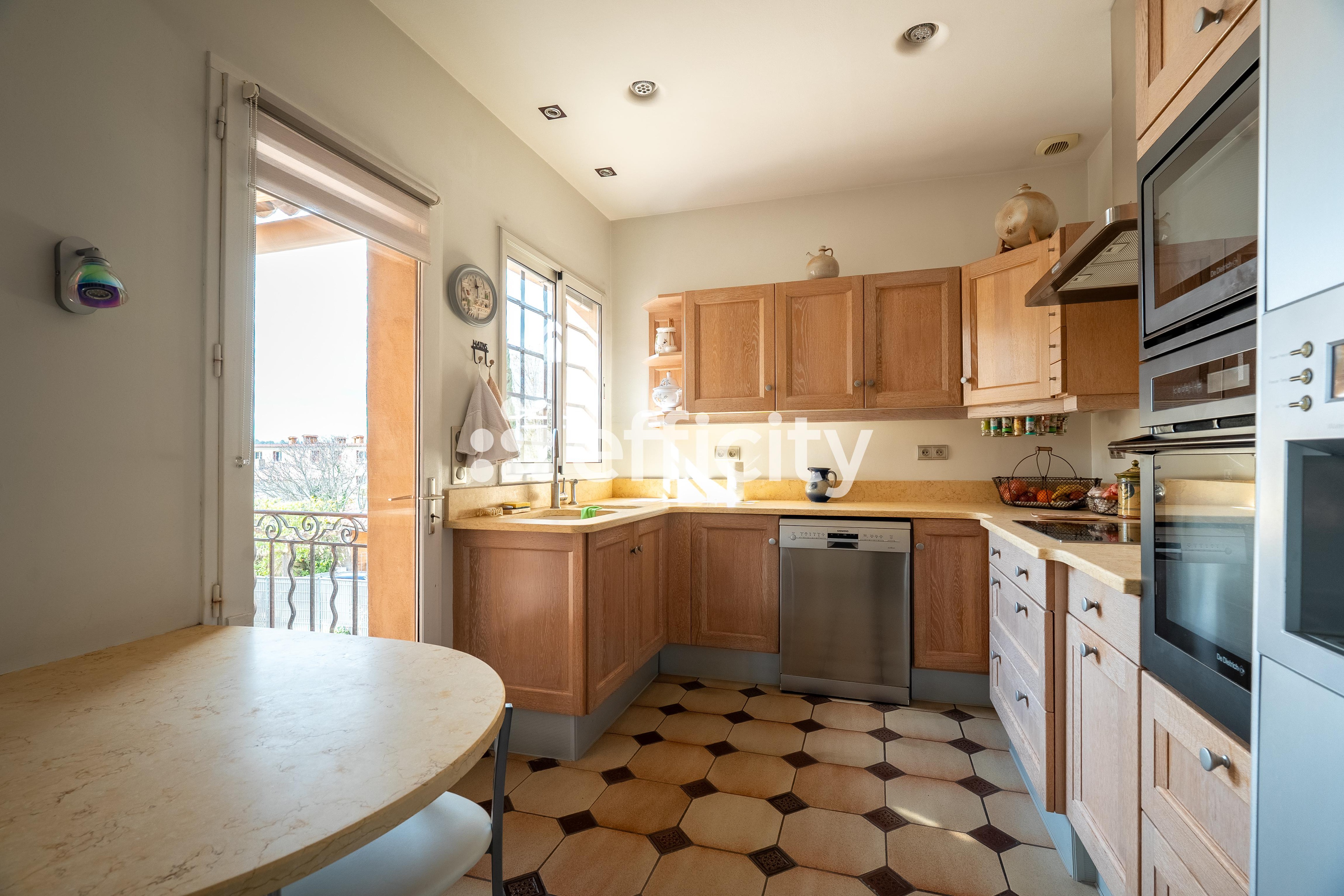 Achat immobilier Maison 6 pièces  205m2 à Aix-en-Provence (13090) - Photo n°6