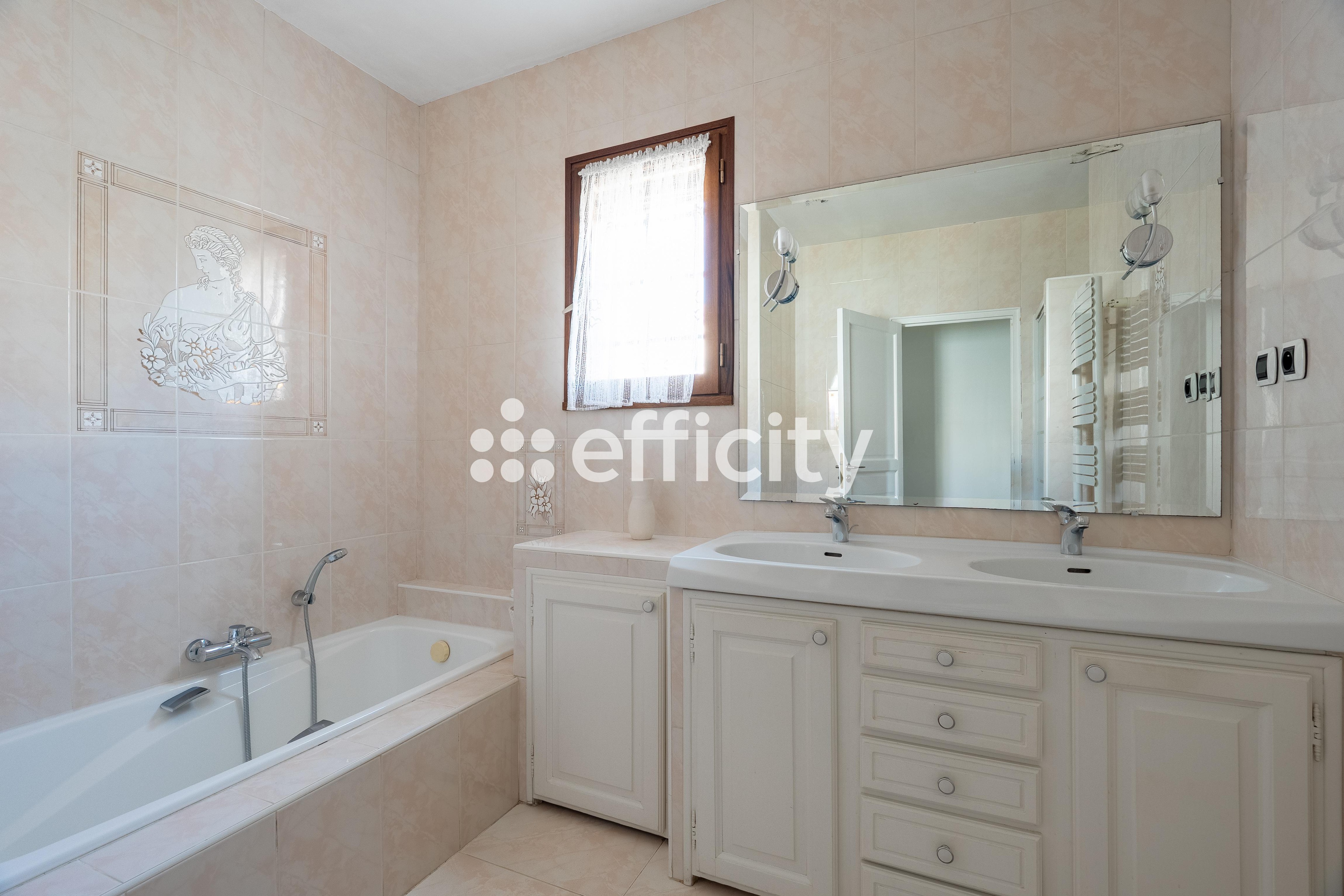 Achat immobilier Maison 6 pièces  205m2 à Aix-en-Provence (13090) - Photo n°10