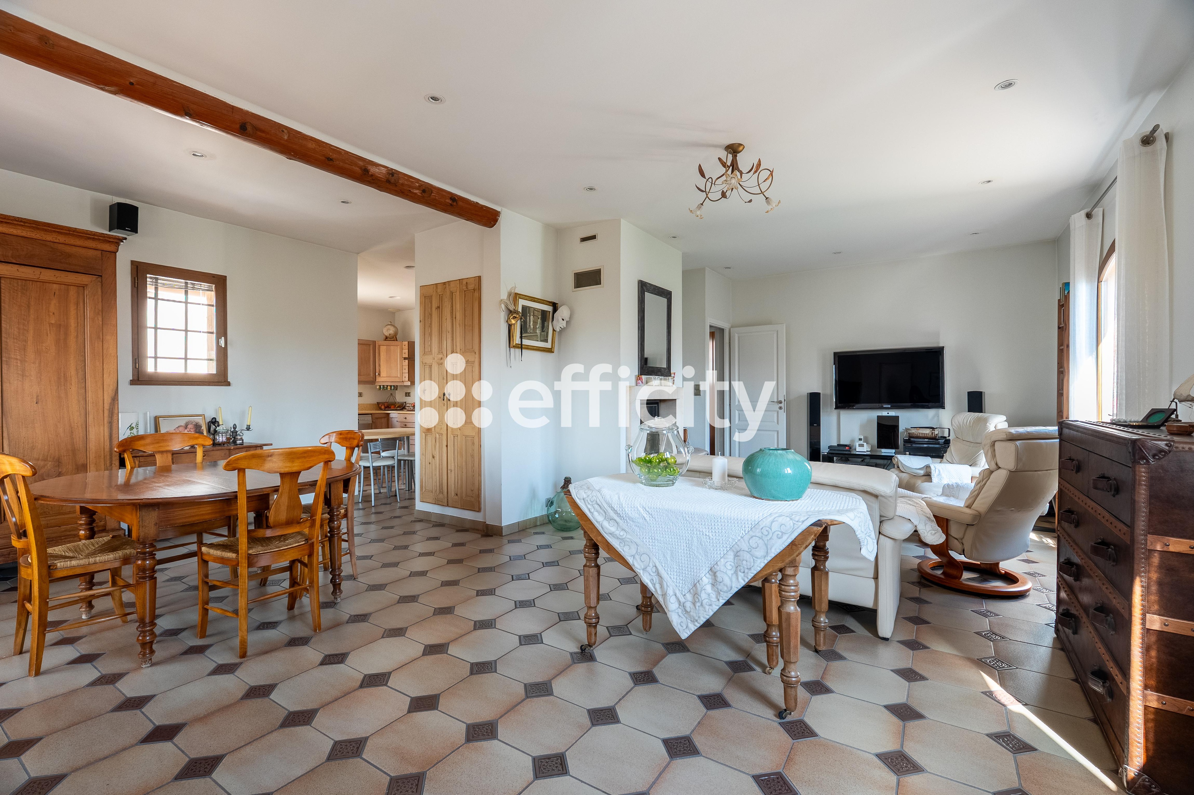 Achat immobilier Maison 6 pièces  205m2 à Aix-en-Provence (13090) - Photo n°4